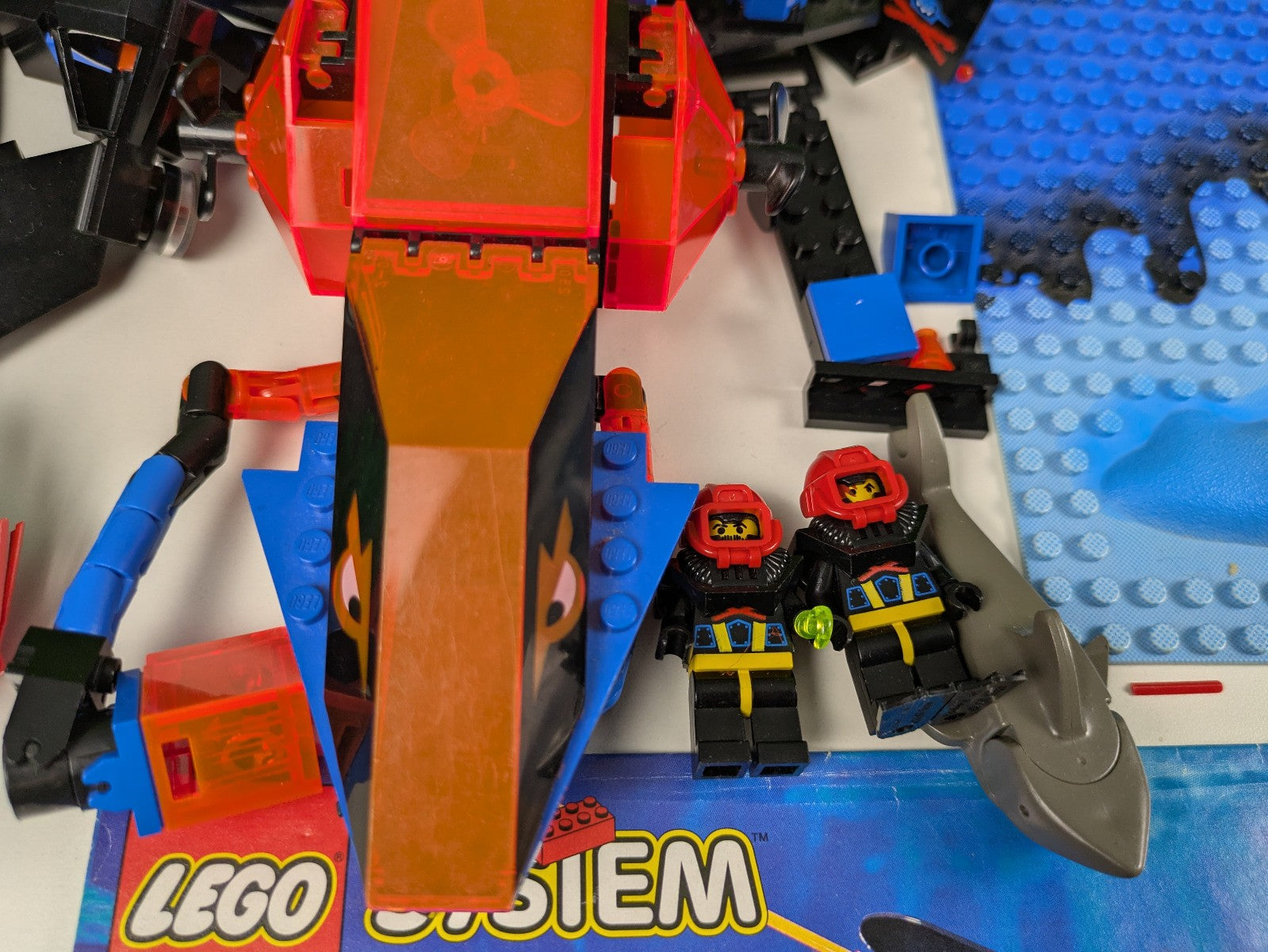 Lego Aquazone: Aquasharks: Shark's Crystal Cave Set 6190 - w/ Instructions