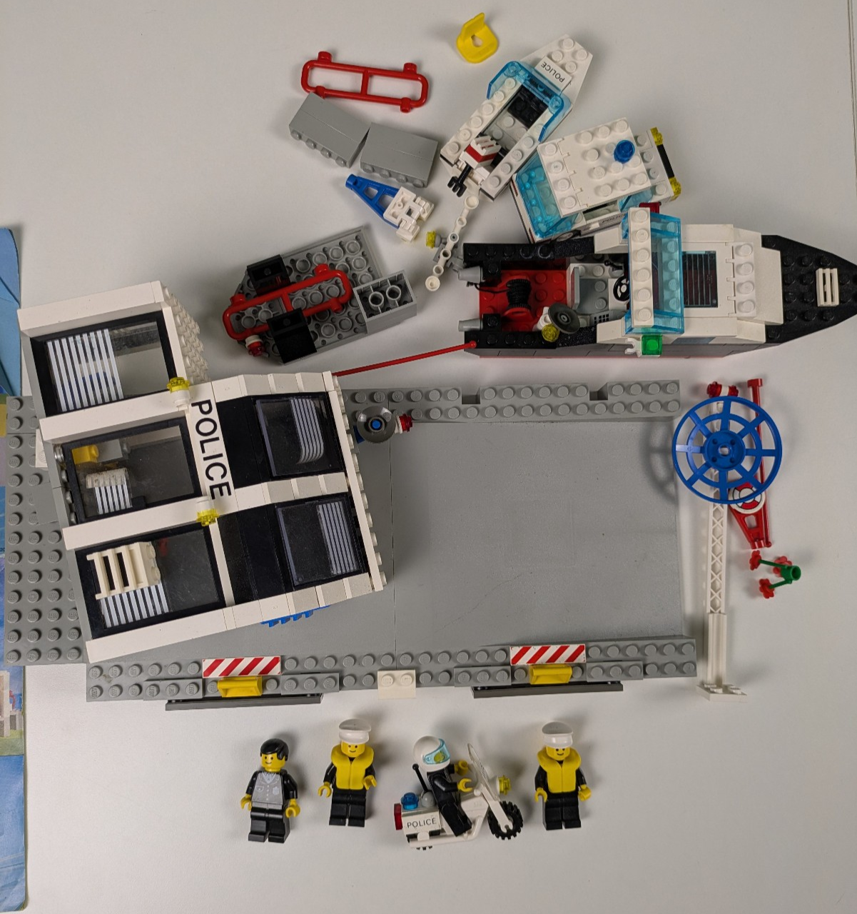 Lego Town: Classic Town: Police: Pier Police Set 6540 - w/ Instructions