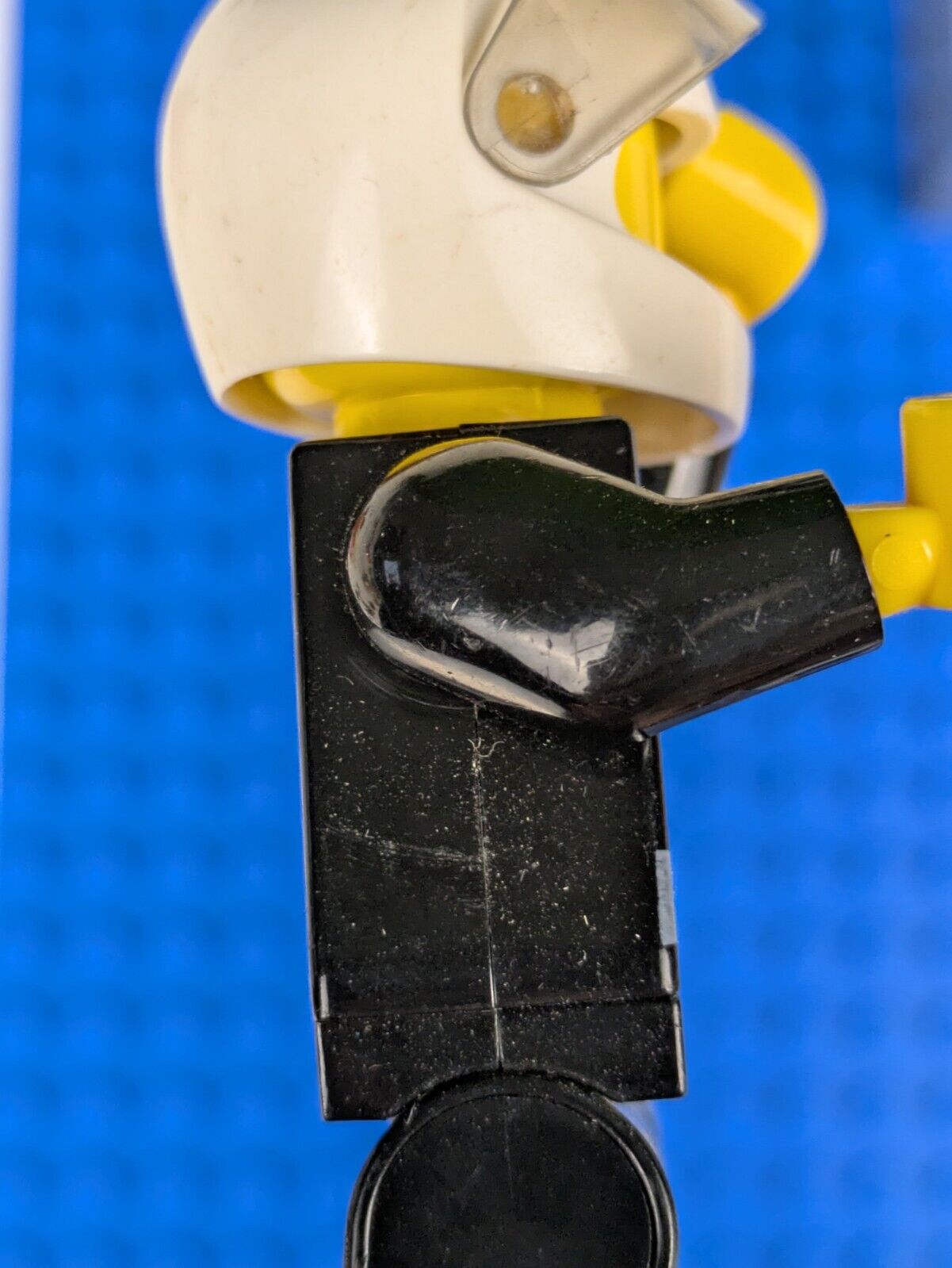 Lego Key Chain: Town: City: Police: Policeman Key Chain Set LGL-KE2T
