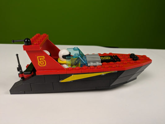 Lego Town: Classic Town: Harbor: Dark Shark Set 6679 - Complete Set