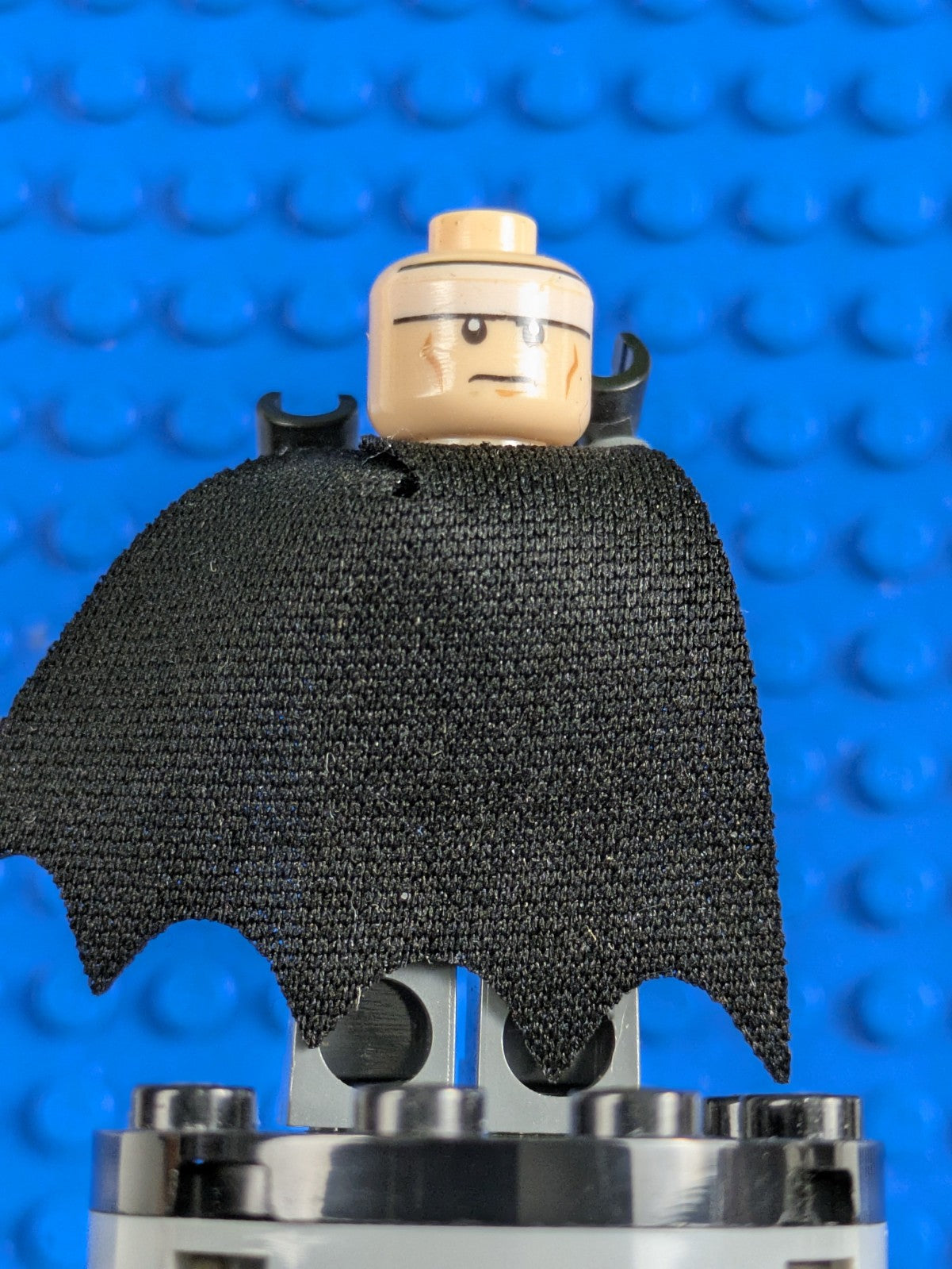 Lego Super Heroes: Batman - Dark Bluish Gray Suit sh0589 Set 76122