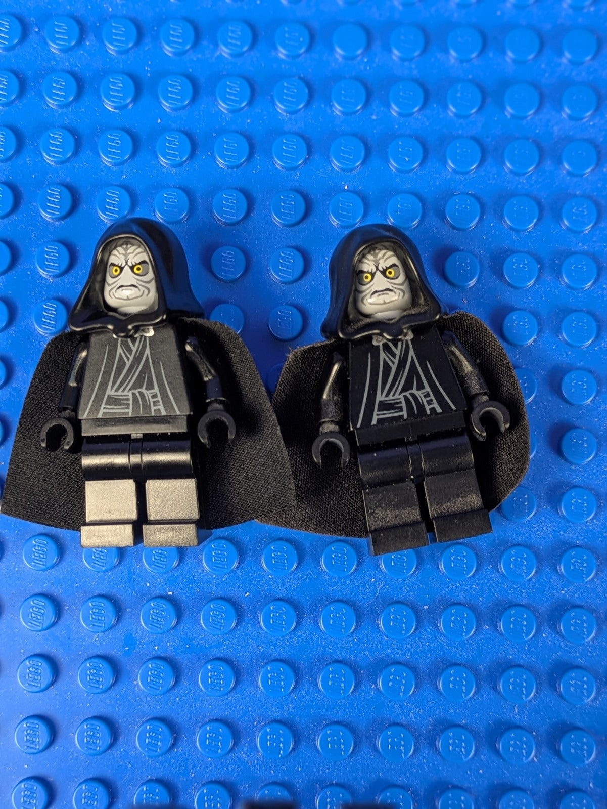 Lego Star Wars: Emperor Palpatine - Light Bluish Gray Head sw0210 Set 10188