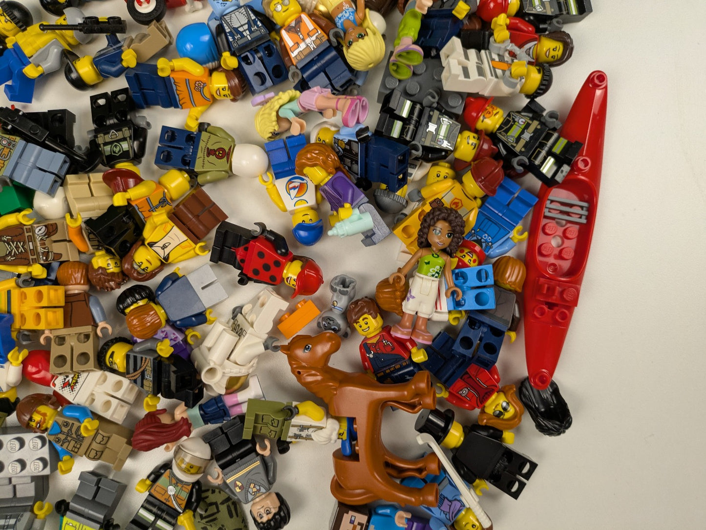 Lego Minifigures Bundle Set: Random Assorted LEGO Minifigures 90+ MINIFIGURES!