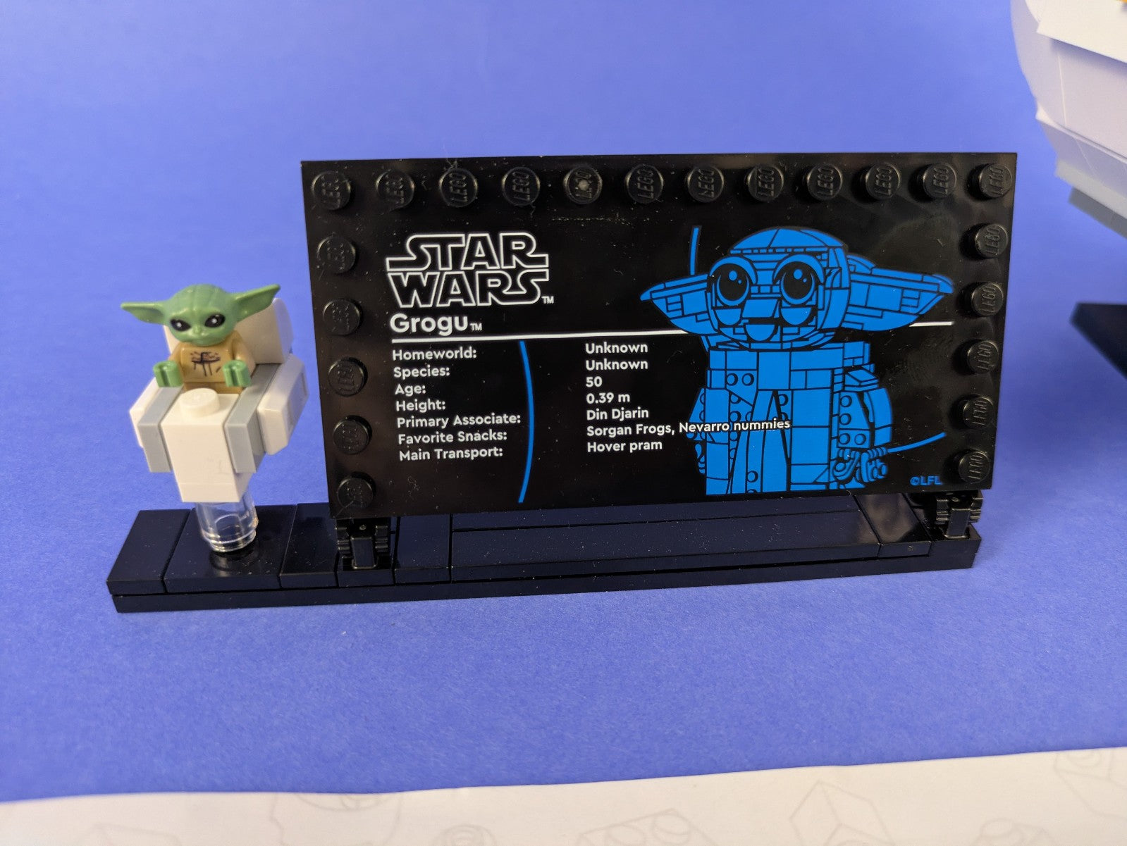 Lego Star Wars: Sculptures: Grogu with Hover Pram Set 75403 Complete Set