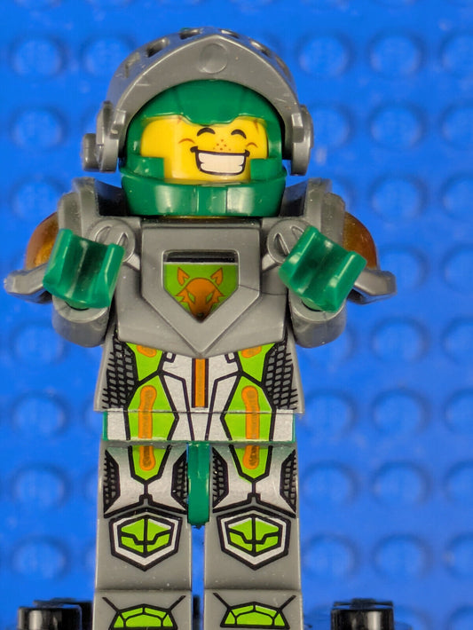 Lego NEXO KNIGHTS: Aaron Fox - Flat Silver Visor and Armor nex025 Set 70325