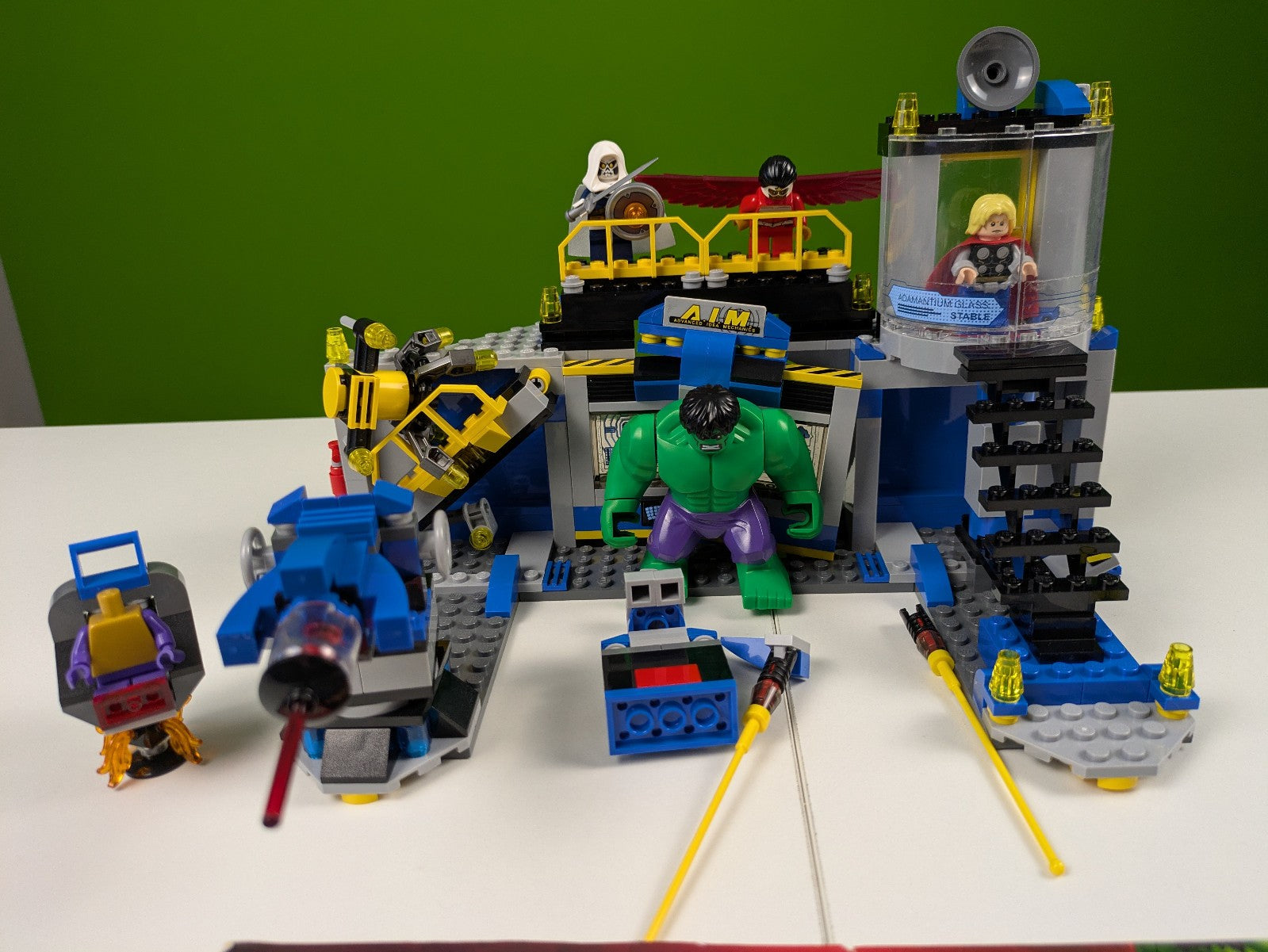 Lego Super Heroes: Avengers Assemble: Hulk Lab Smash Set 76018 - Incomplete Set