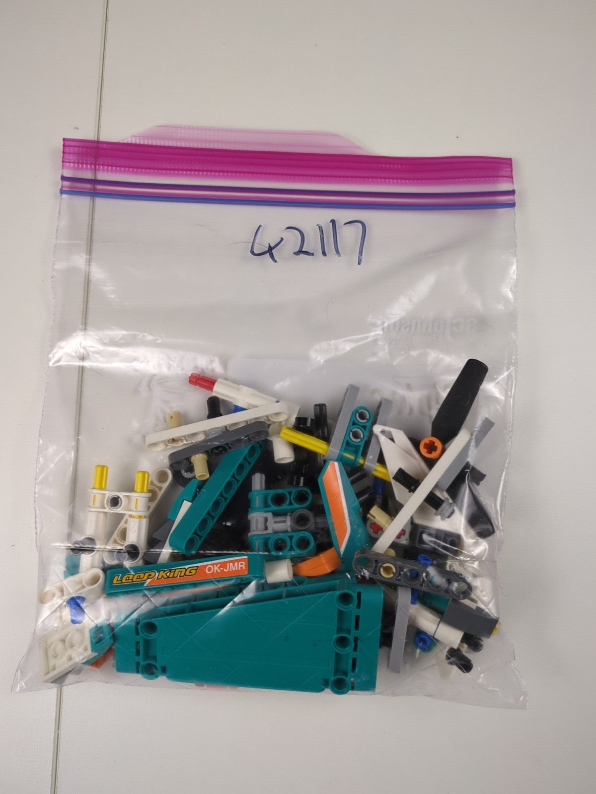 Lego Technic: Model: Airport: Race Plane 42117