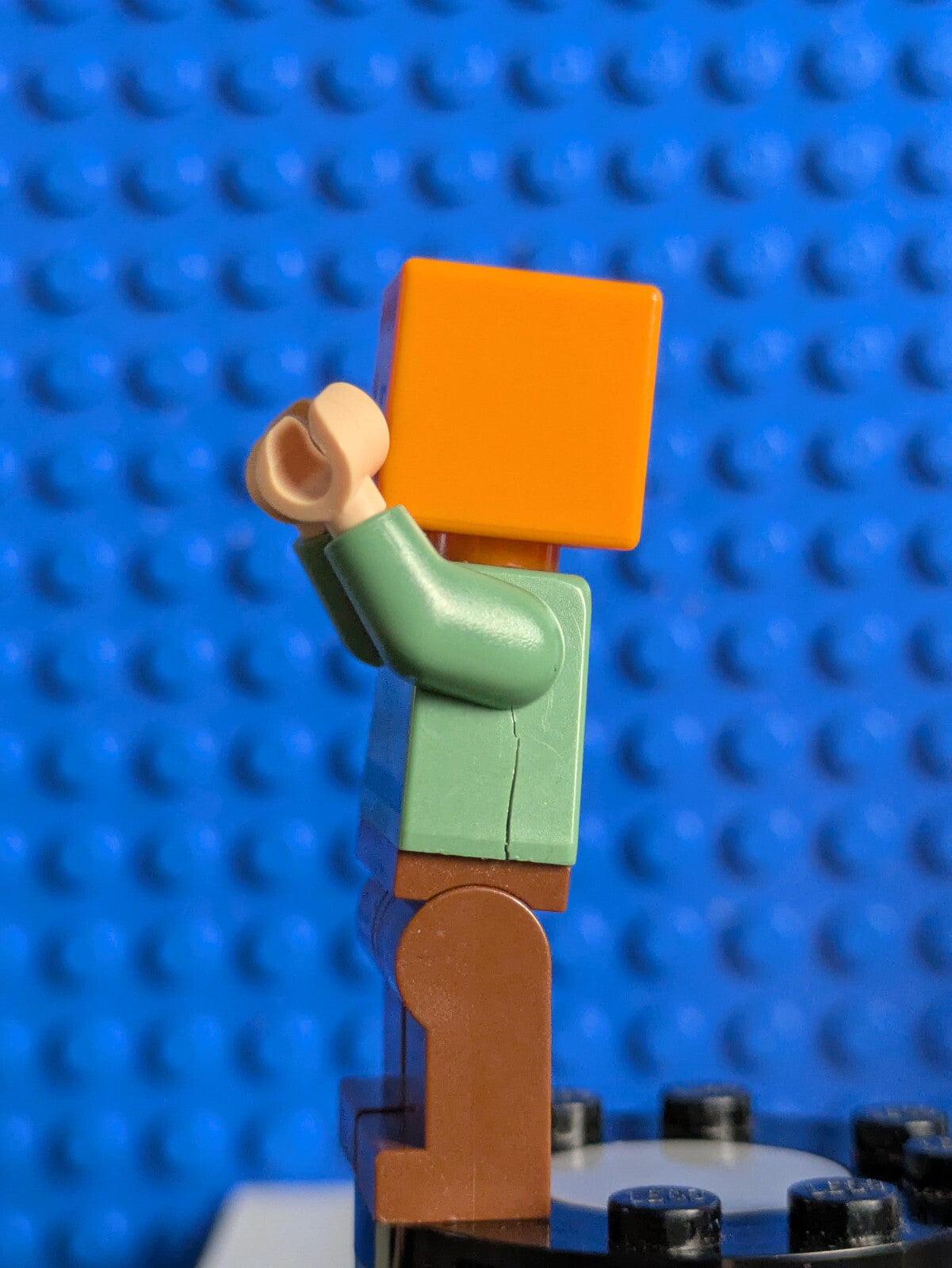 Lego Minecraft: Alex - Reddish Brown Legs min017 Sets 21121, 662308
