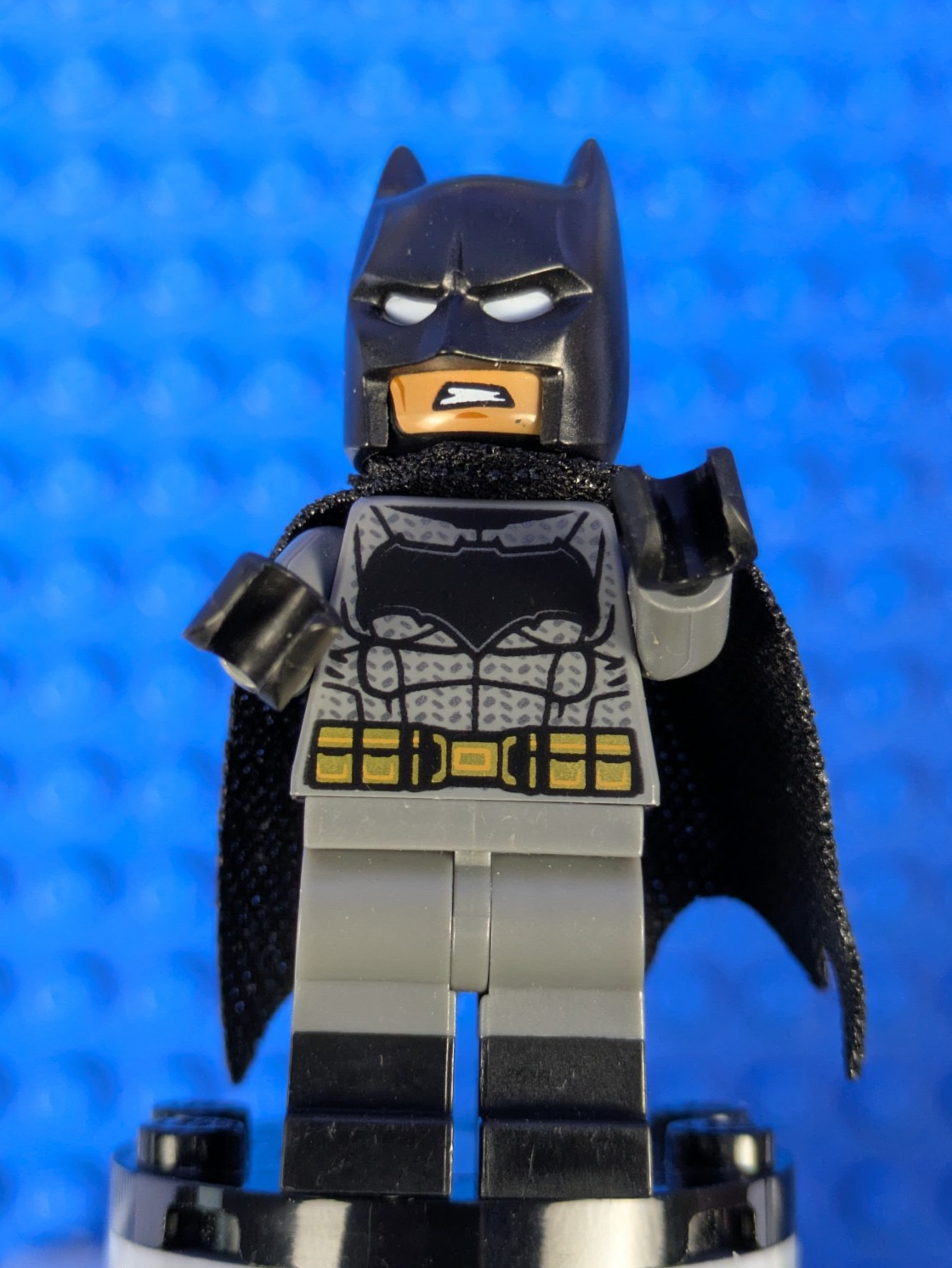 Lego Super Heroes: Batman - Dark Bluish Gray Suit sh0218 Set 76045