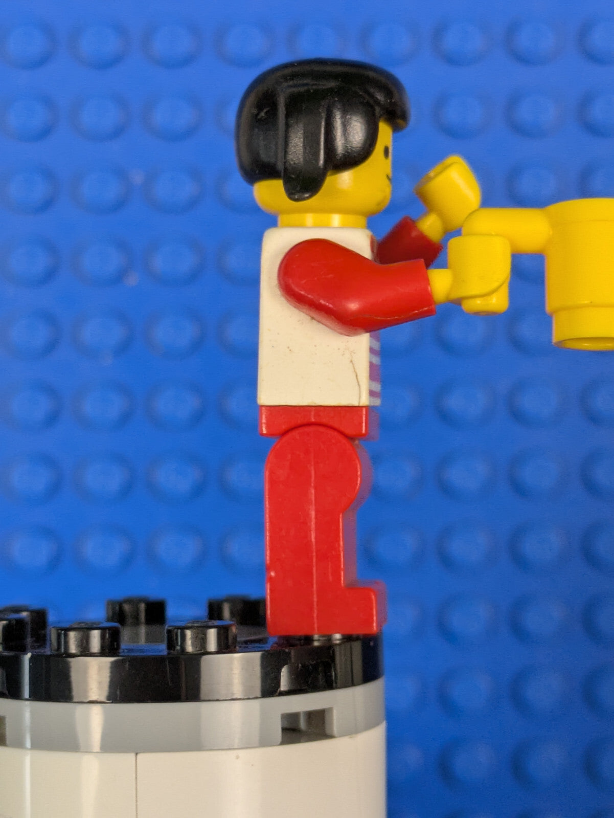 Lego Town: Classic Town: Horizontal Lines Red - Red Arms trn009 Set 4554