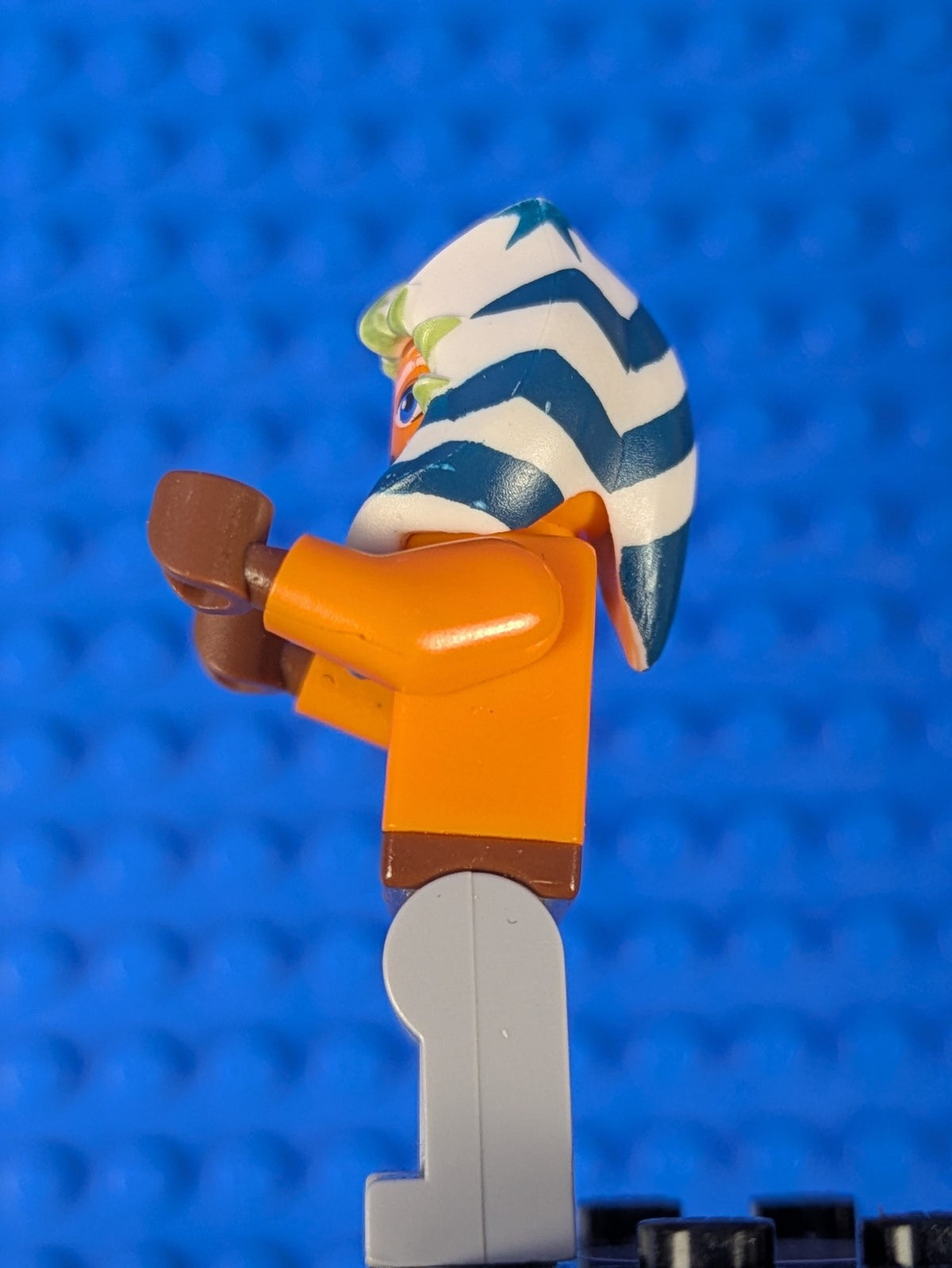 Lego Star Wars: Ahsoka Tano (Padawan) - Tube Top and Belt sw0192 Set 7675