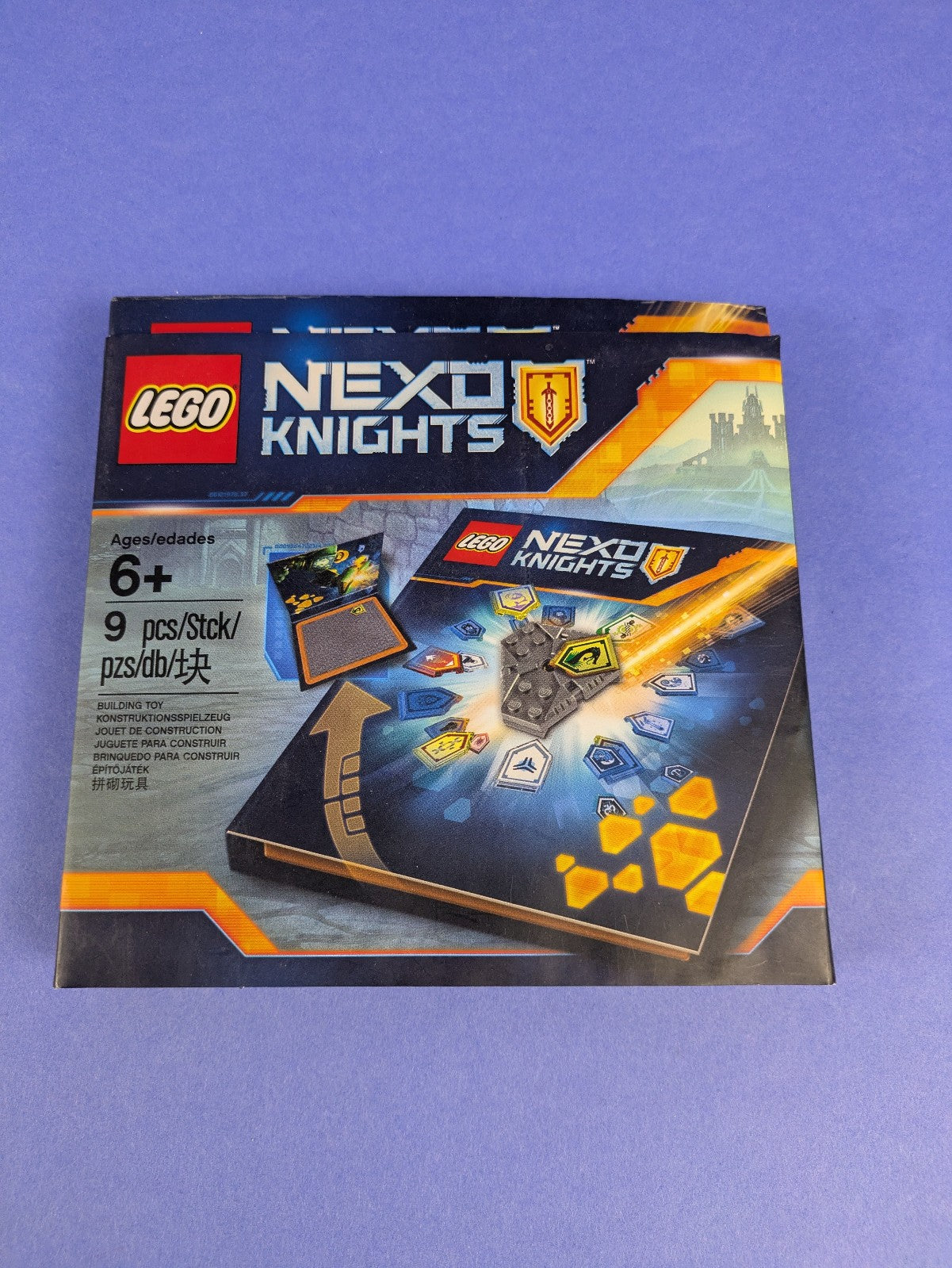 LEGO NEXO KNIGHTS Nexo Knights Collector Case 5004913