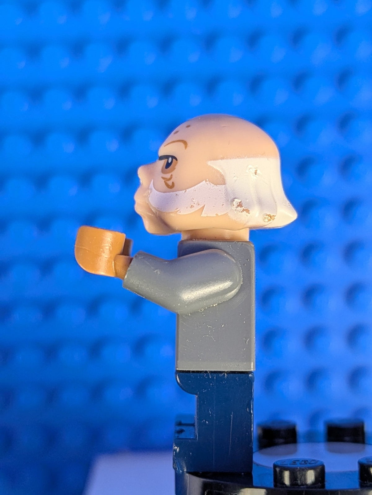 Lego Star Wars: Ugnaught - Dark Blue Overalls and Short Legs sw0710 Set 75137
