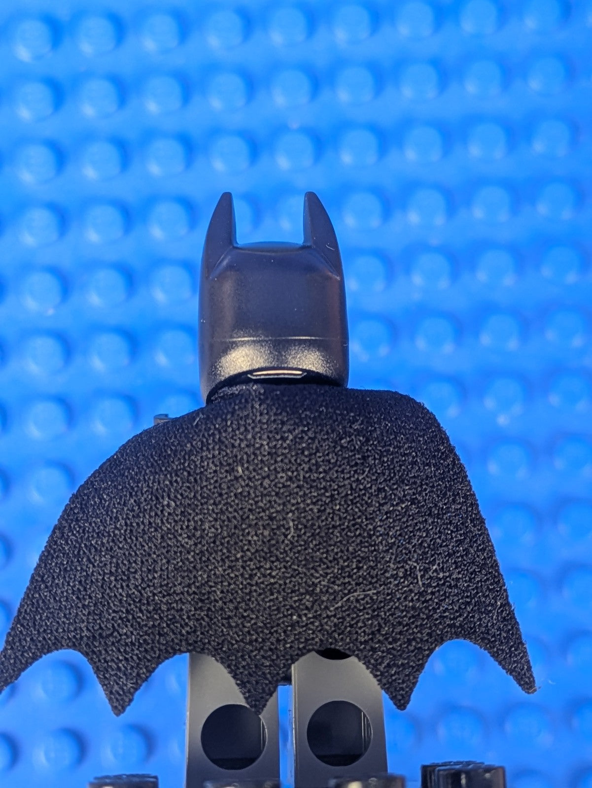 Lego Super Heroes: Batman - Dark Bluish Gray Suit sh0589a Set 76160