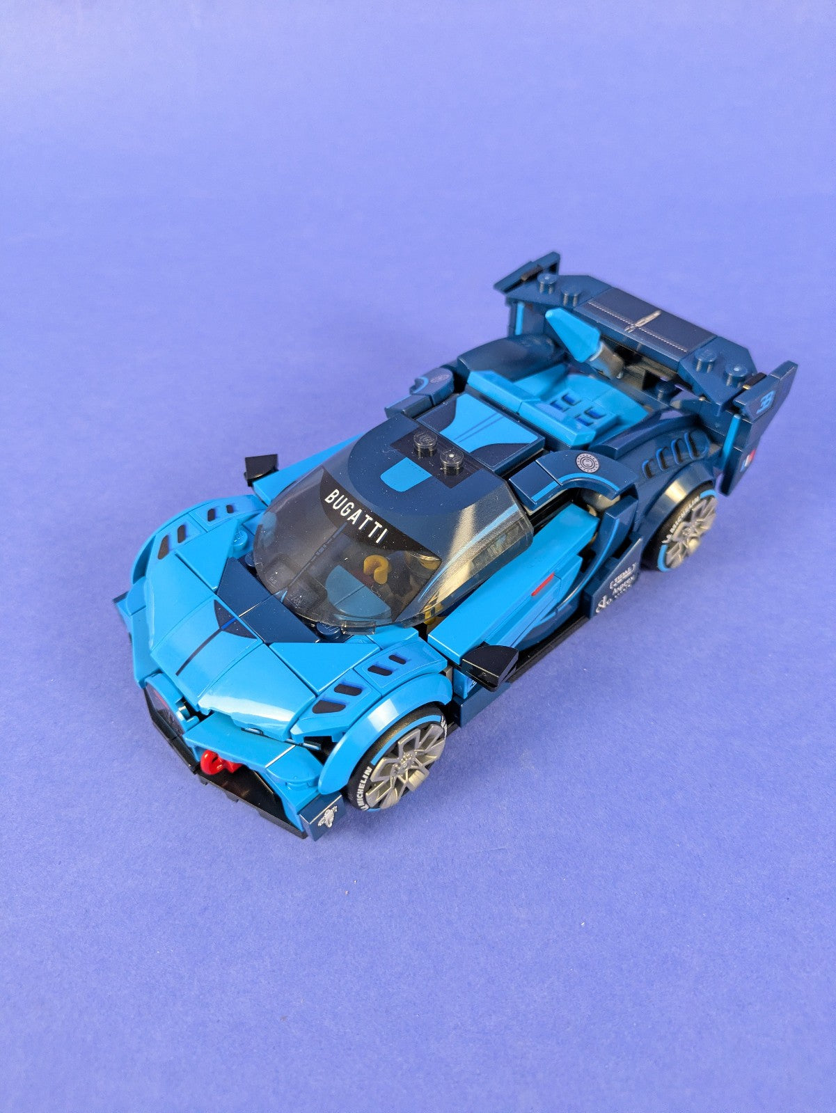 Lego SPEED CHAMPIONS: Bugatti Vision Gran Turismo Set 77253 Complete Set