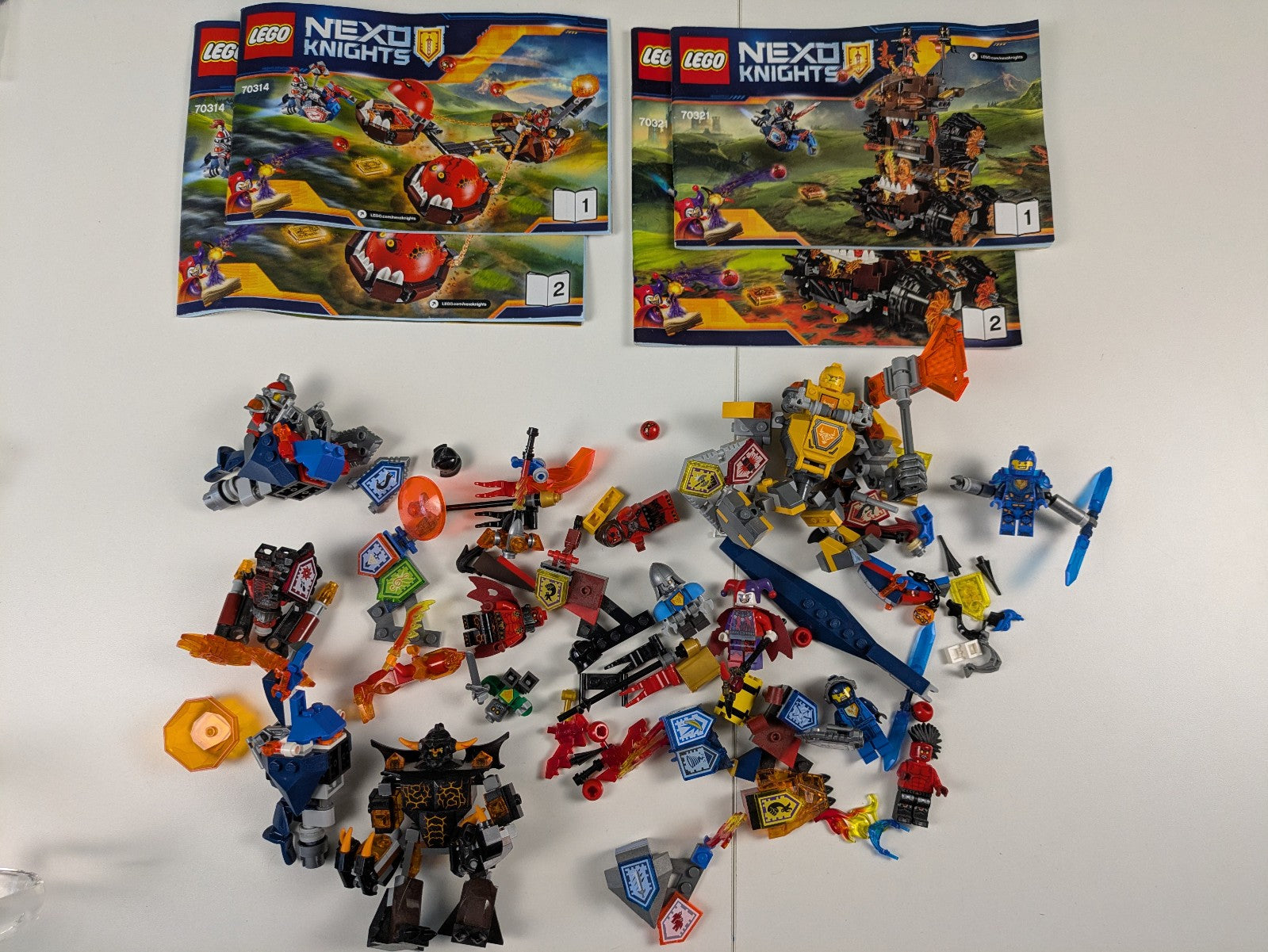 Lego NEXO KNIGHTS Collection: 12 Assorted Sets - Ultimate Collection!