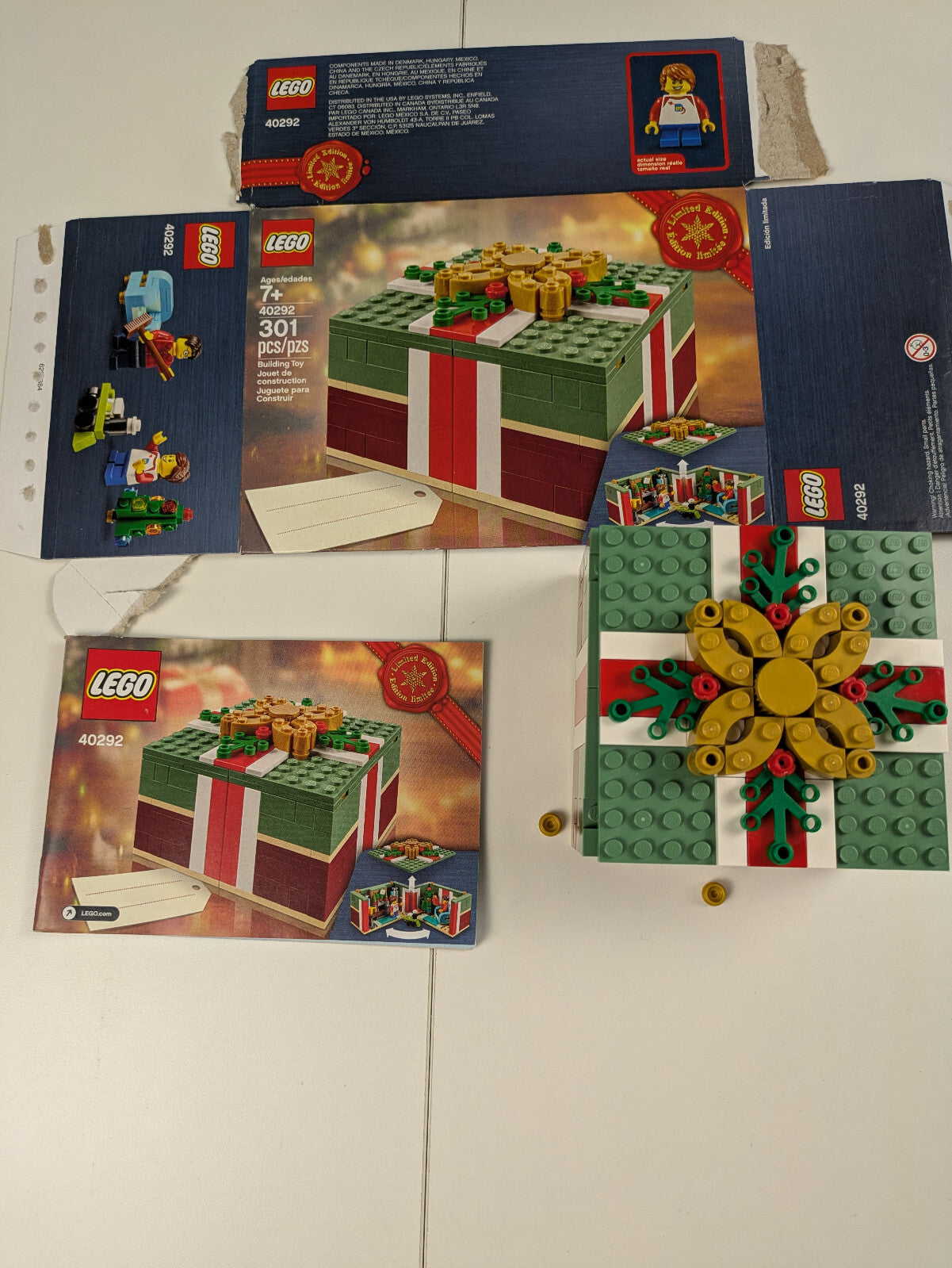 Lego Holiday & Event: Christmas: Christmas Gift Box Set 40292