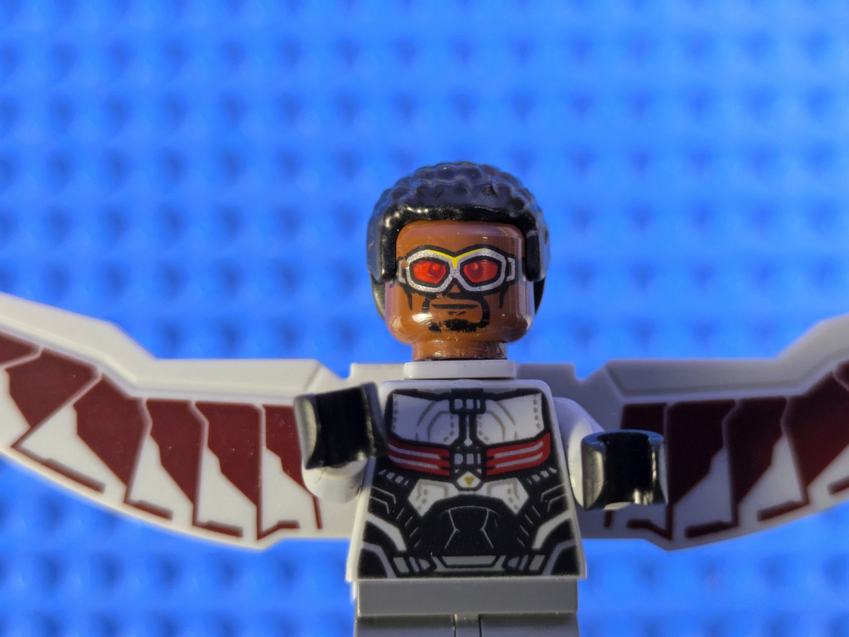 Lego Super Heroes: Captain America Civil War: Falcon sh0261 Set 76050