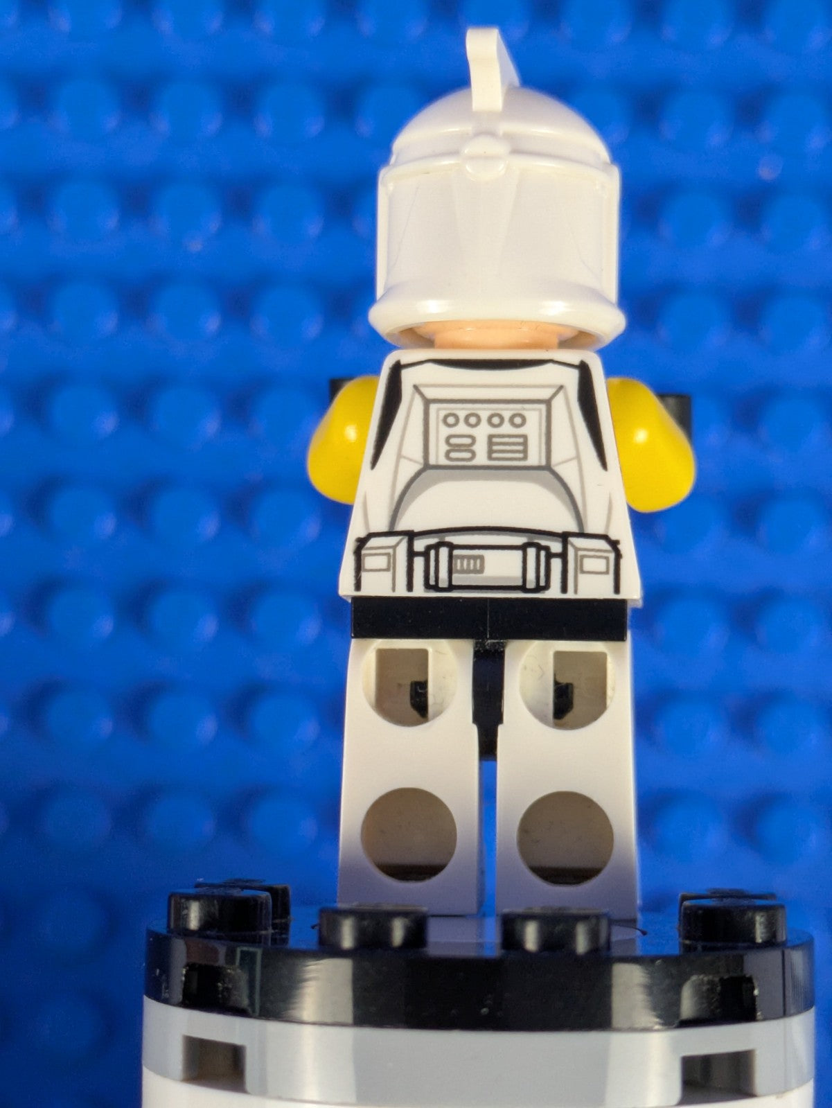 Lego Star Wars: Clone Trooper Commander (Phase 1) - Yellow Arms sw0481 Set 75019
