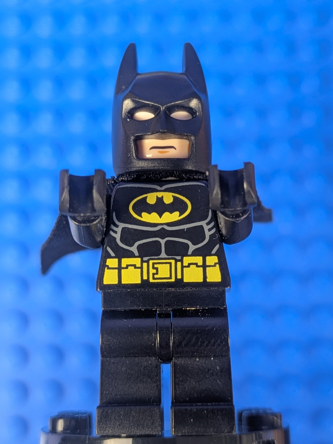Lego Super Heroes: Batman - Black Suit with Yellow Belt sh0016b Set 77903
