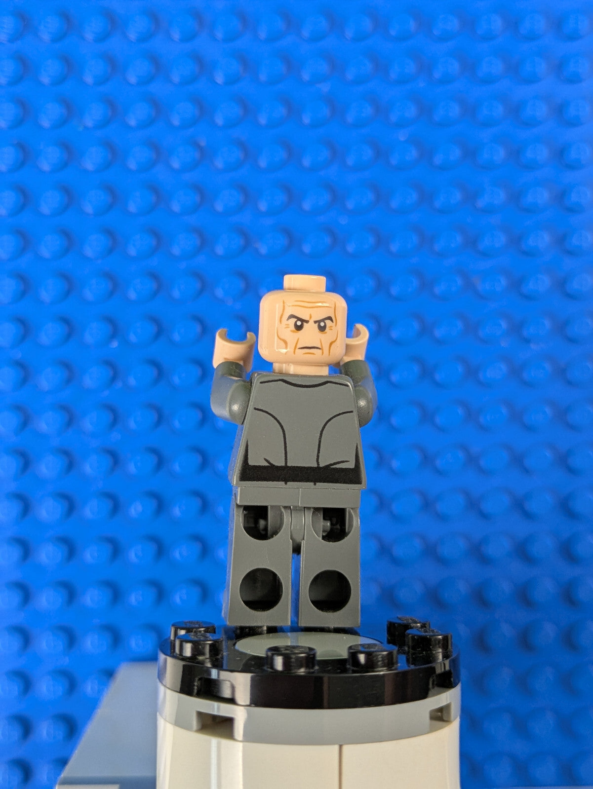 Lego Star Wars: Grand Moff Wilhuff Tarkin - Swept Back Hair sw0770 Set 75159