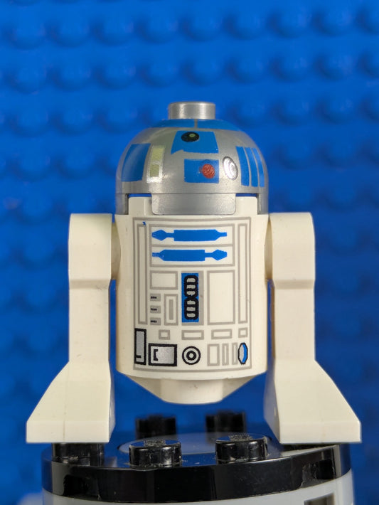 Lego Star Wars: Episode 4-6: R2-D2 - Astromech Droid sw0217a Set 75020