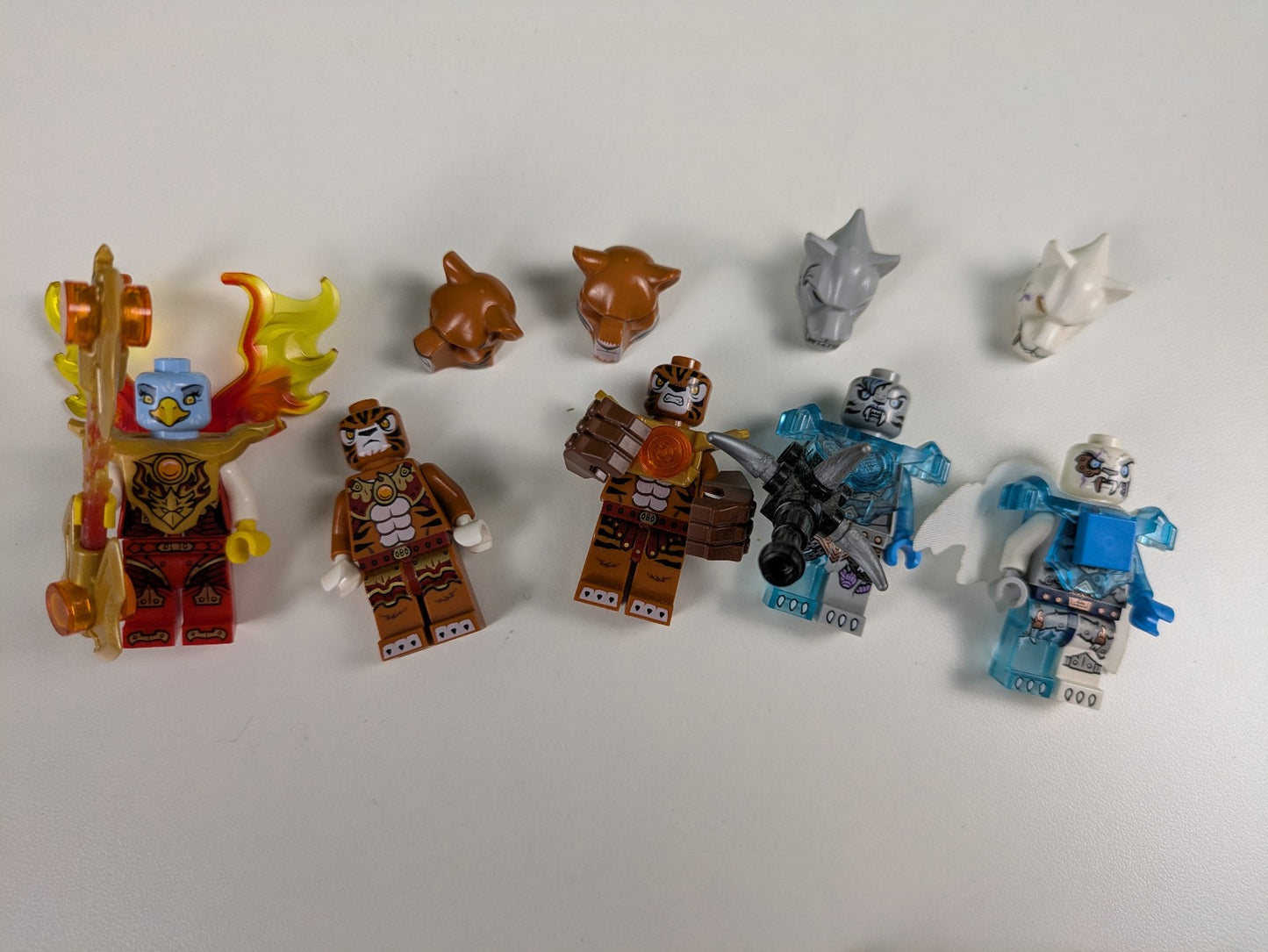 Lego LEGENDS OF CHIMA: Tiger's Mobile Command Set 70224 - Incomplete Set