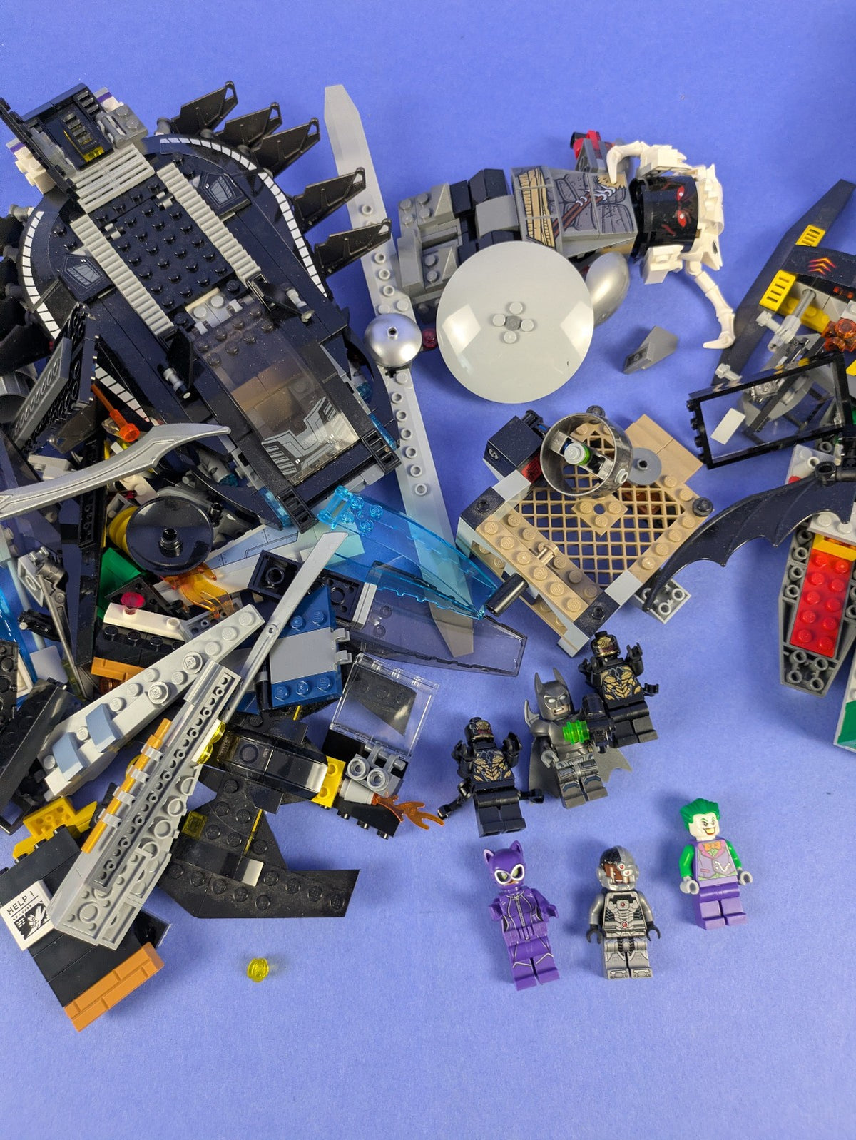 LEGO Super Heroes Random DC & Marvel Bundle Set with Random Minifigures!
