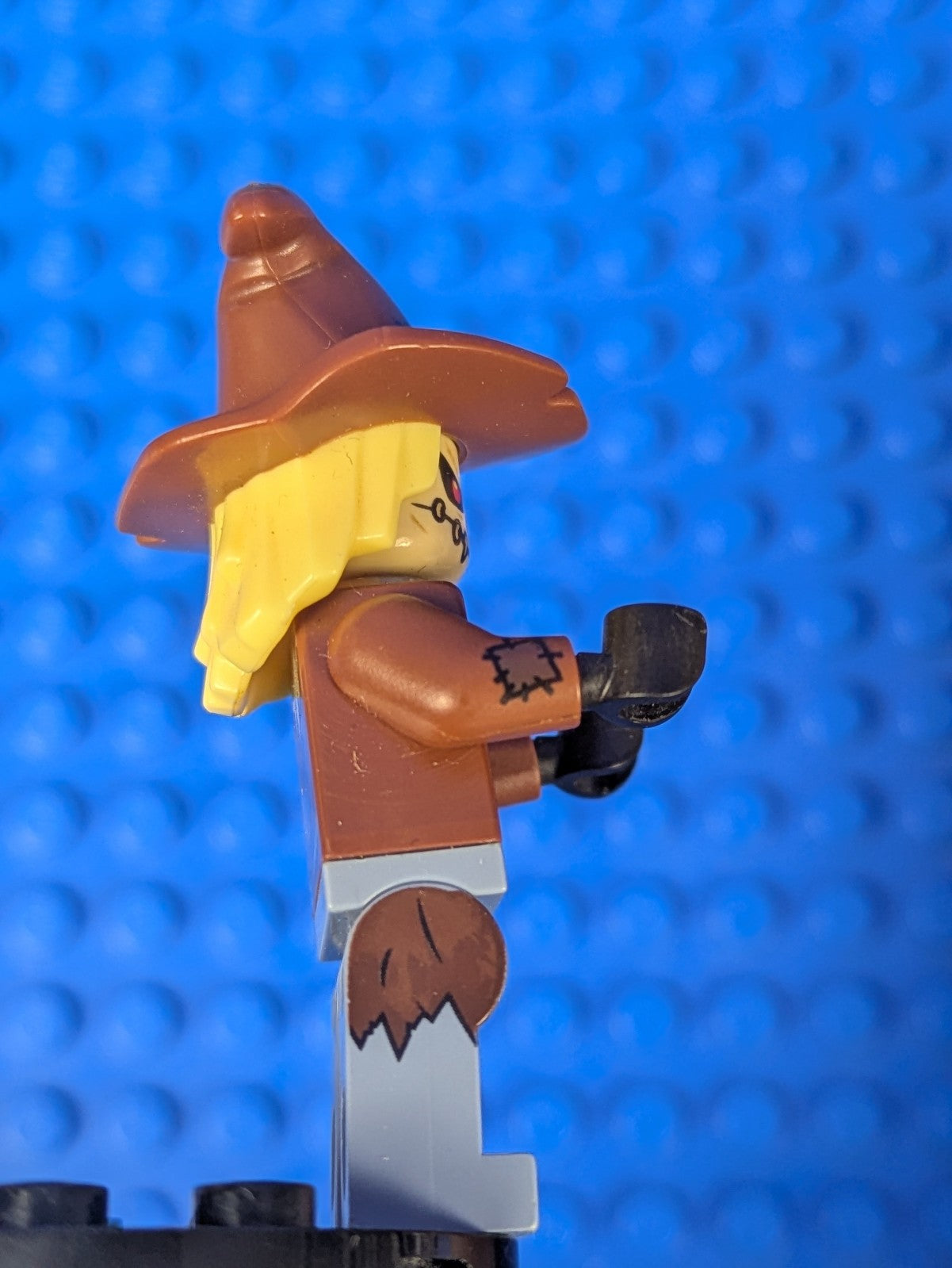 Lego Super Heroes: Scarecrow - Reddish Brown Floppy Hat sh0391 Set 70913