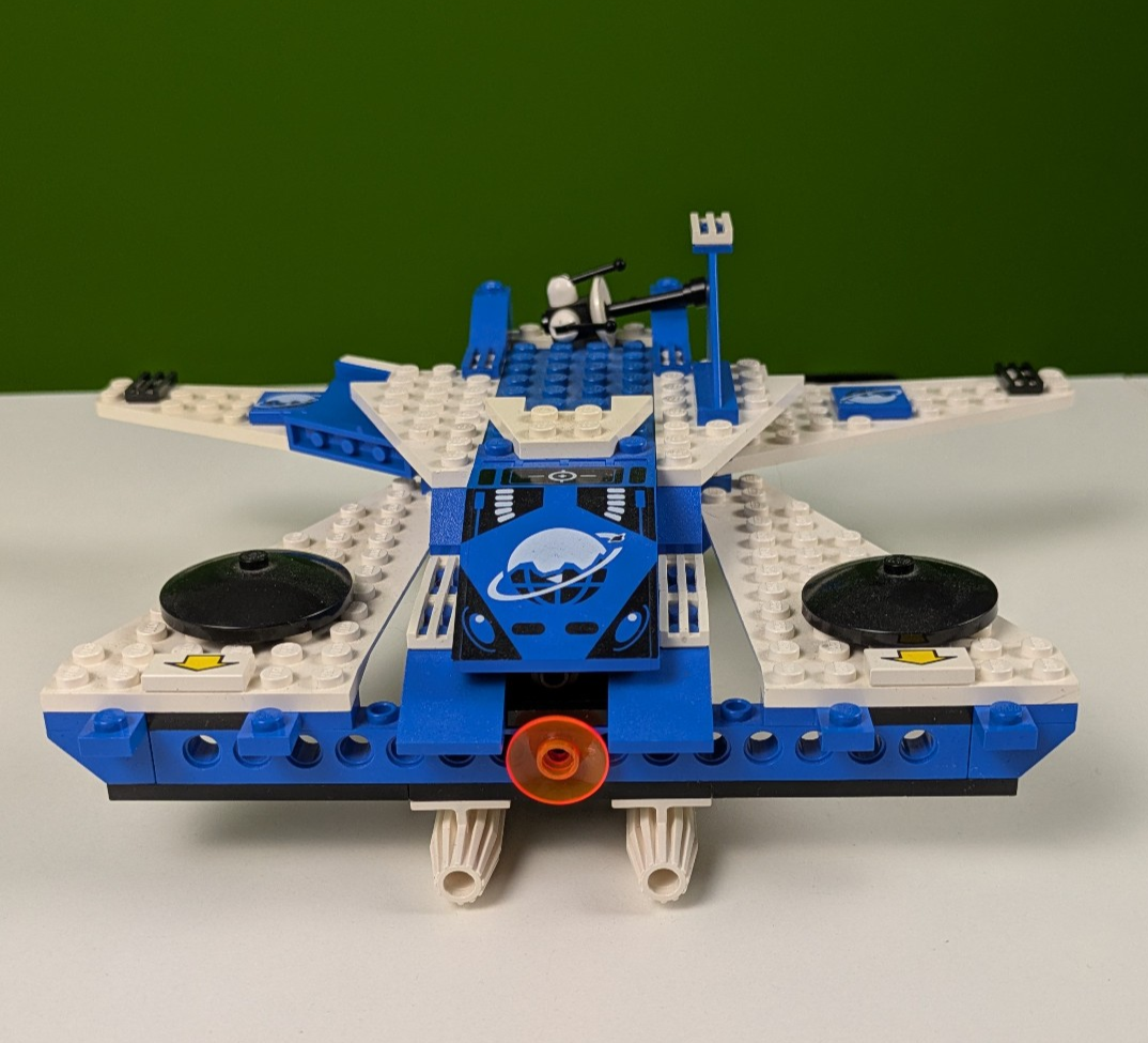 Lego Space: Ice Planet 2002: Deep Freeze Defender Set 6973