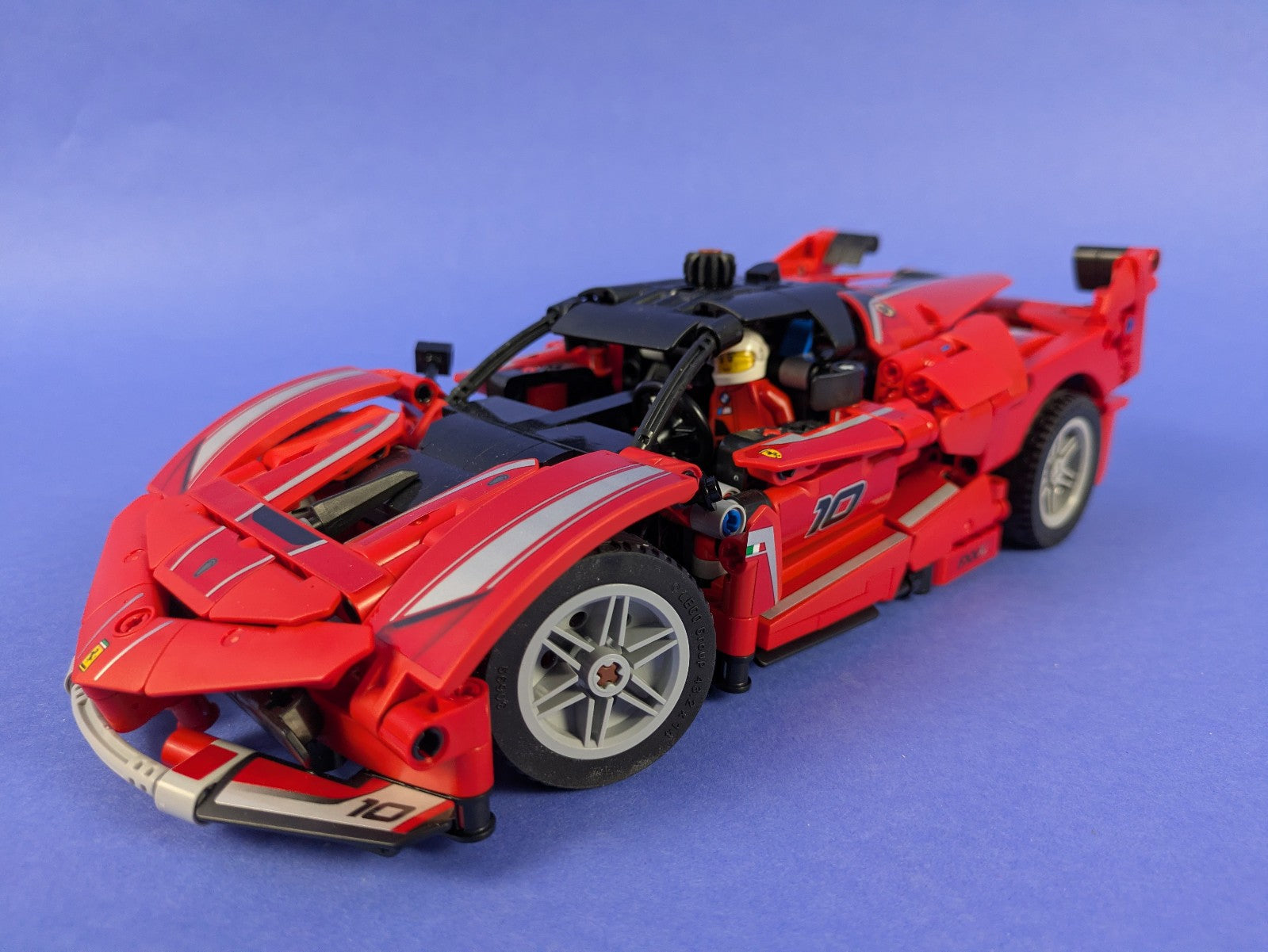 Lego Technic: Model: Race: Ferrari FXX K Set 42212 Complete Set