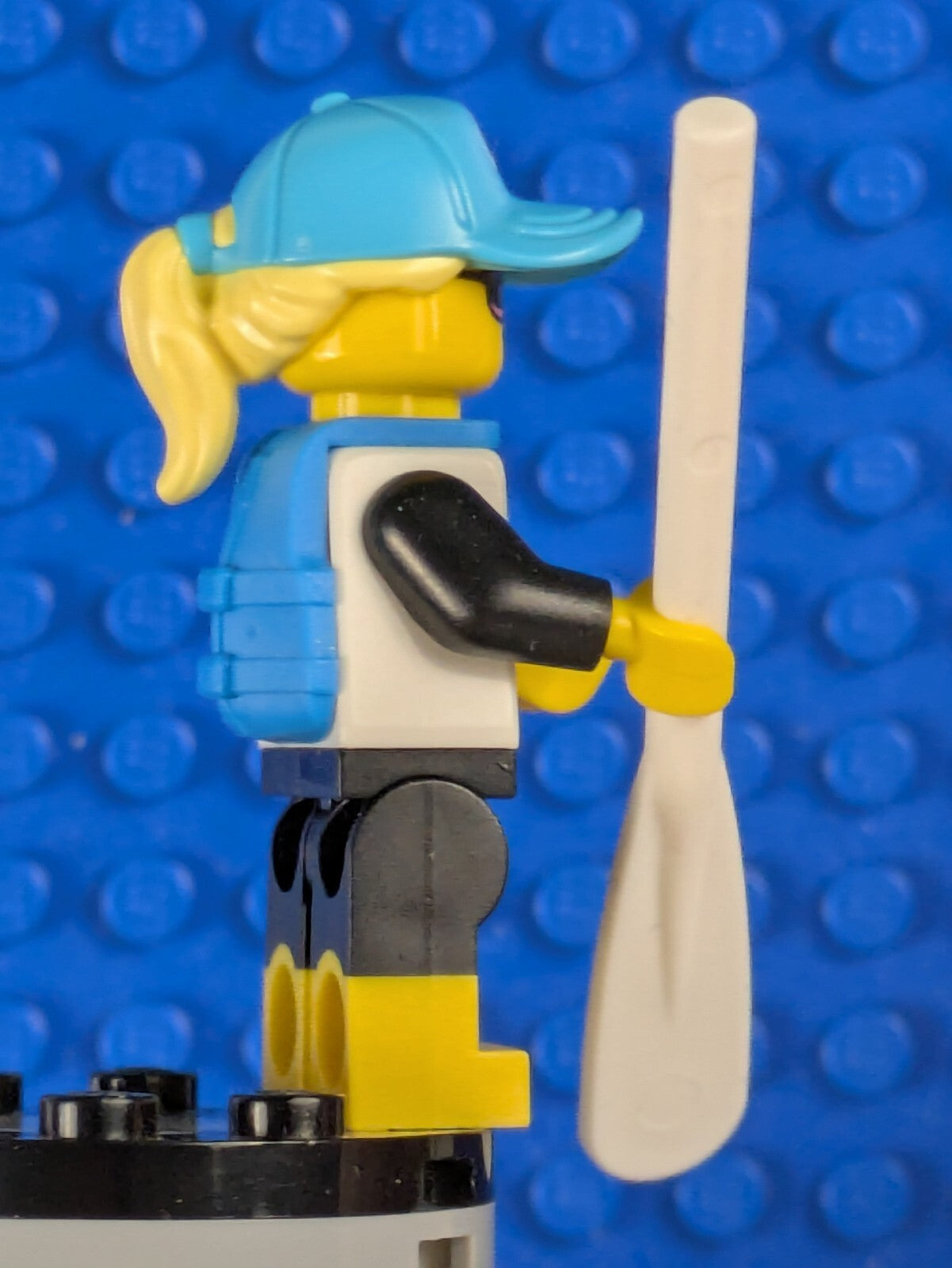 Lego Collectible Minifigures: Series 21: Paddle Surfer col374 Set col21-1