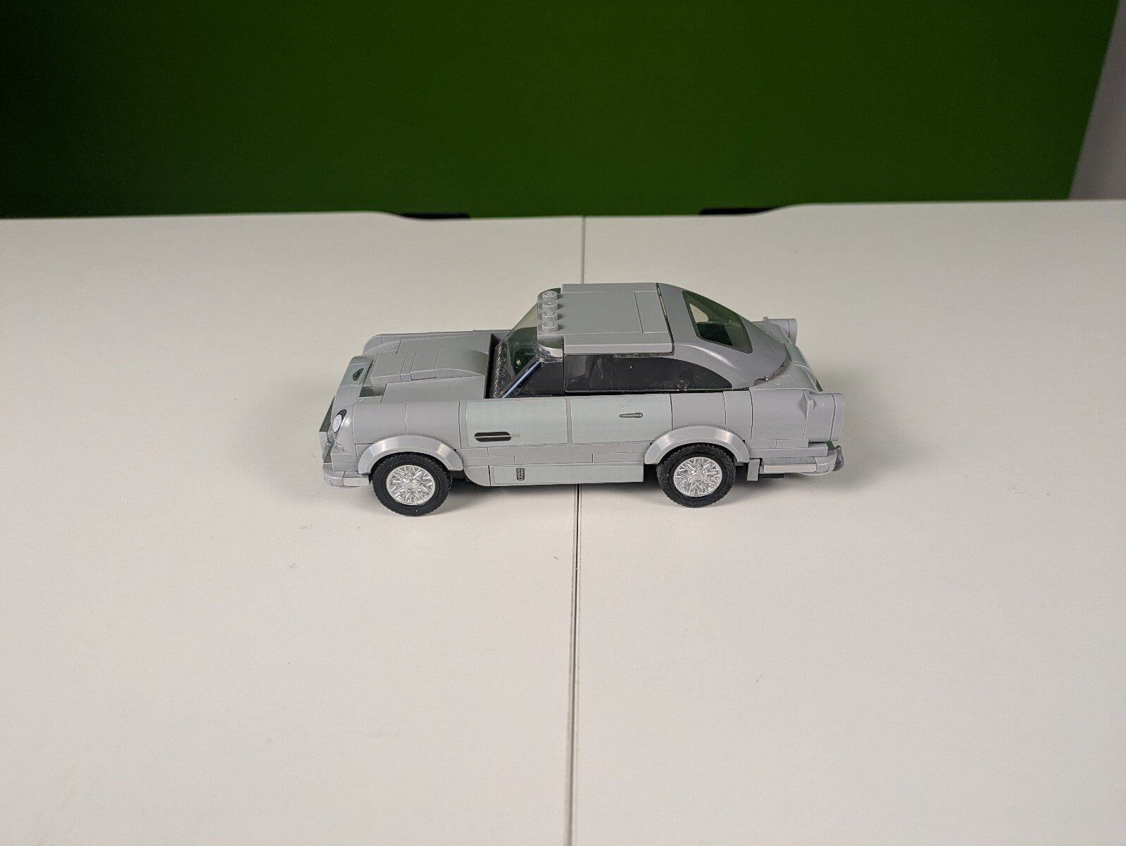 Lego SPEED CHAMPIONS: 007 Aston Martin DB5 Set 76911