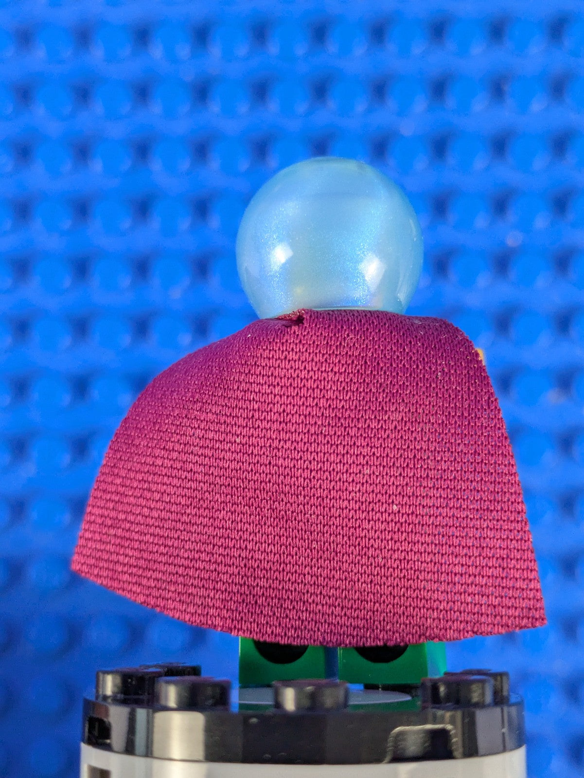 Lego Super Heroes: Spider-Man: Mysterio Light Bluish Gray Head sh0681 Set 76174