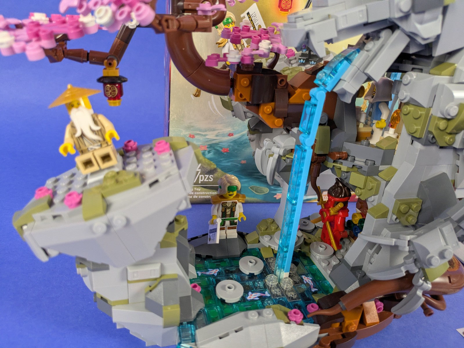 Lego NINJAGO: Dragon Stone Shrine Set 71819 Complete Set