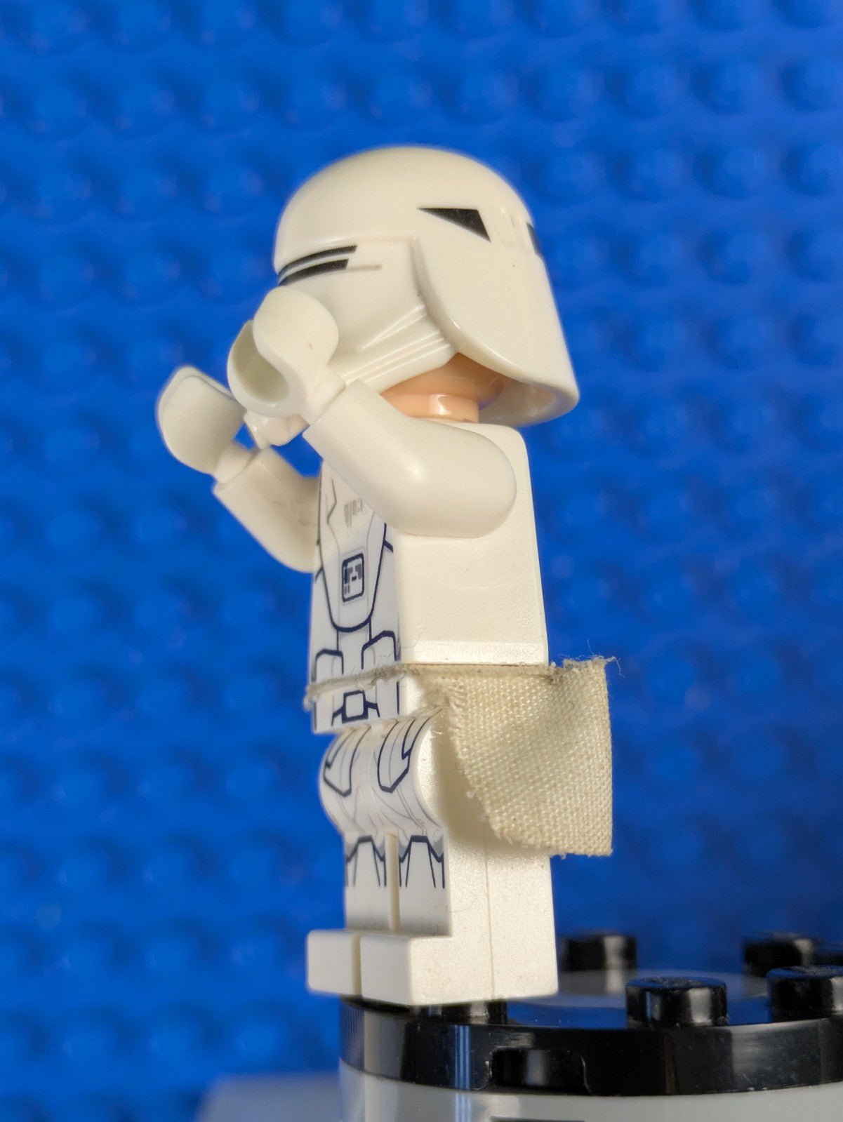 Lego Star Wars: First Order Snowtrooper with Kama sw0657 Set 75100