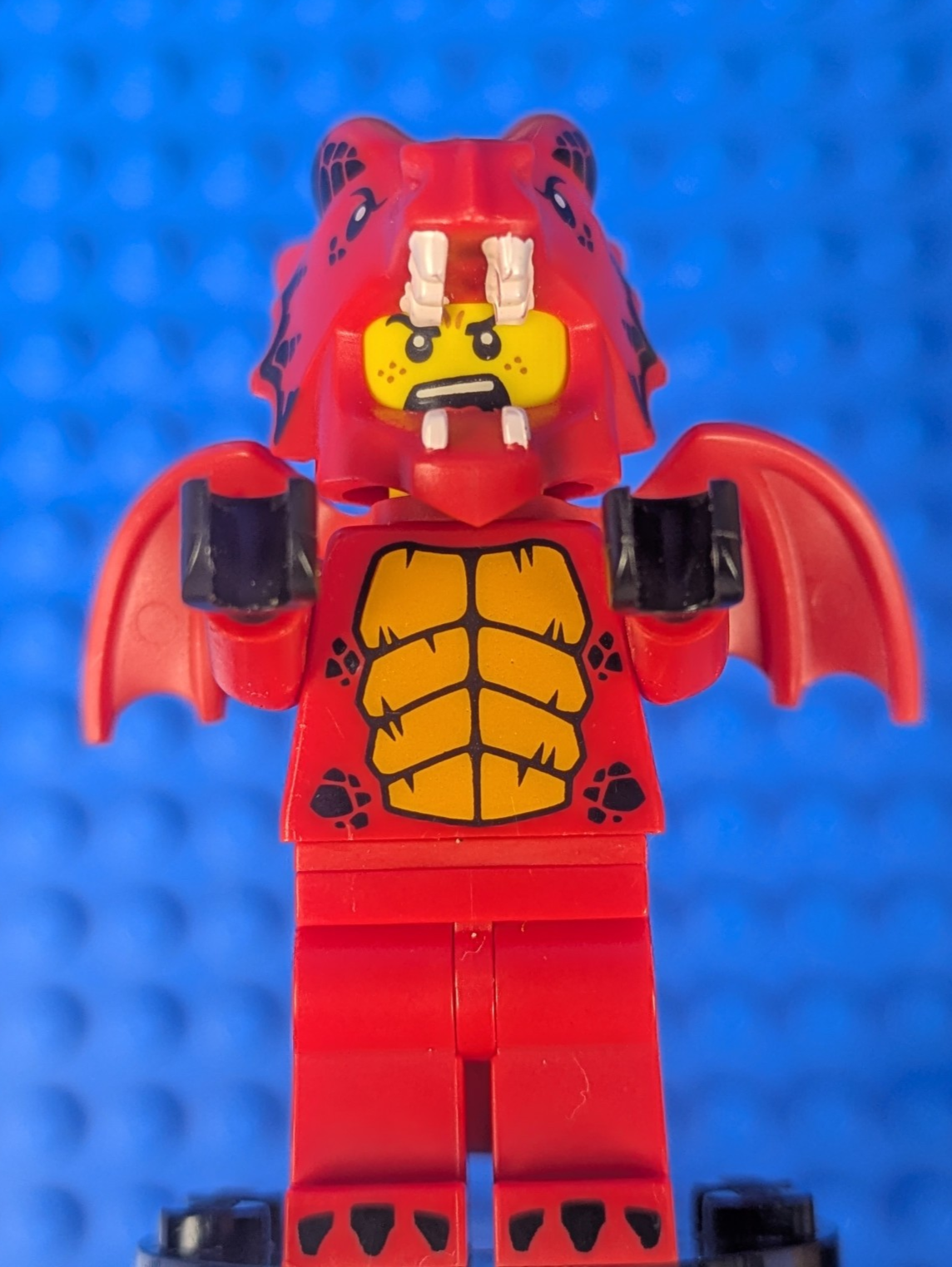 Lego Minifigure Series 18: Dragon Suit Guy col318 Sets 71021, 6213825