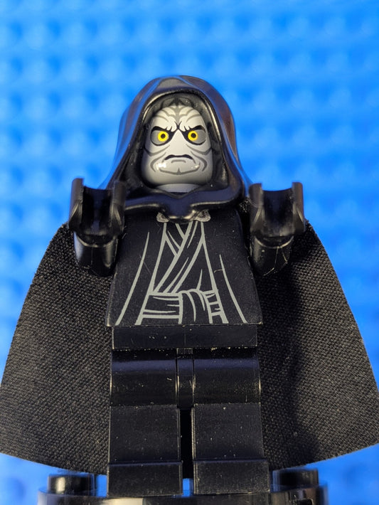 Lego Star Wars: Emperor Palpatine - Light Bluish Gray Head sw0210 Set 10188