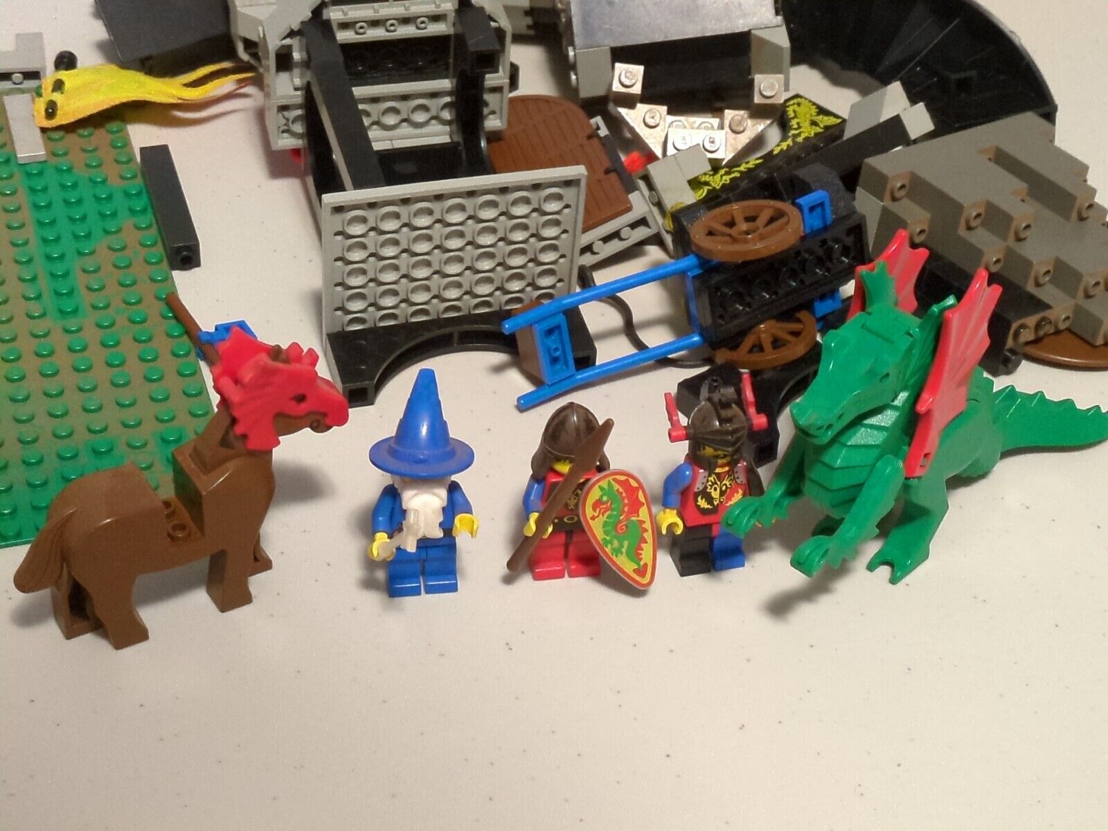 Lego Castle: Dragon Knights: Majisto's Tower 1906 Vintage Set