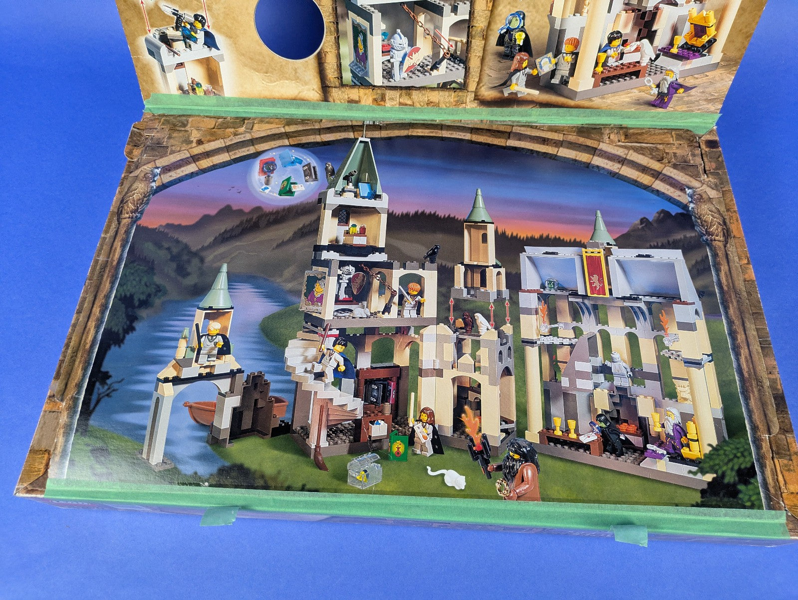 Lego Harry Potter: Hogwarts Castle - 1st edition 4709 Complete Set