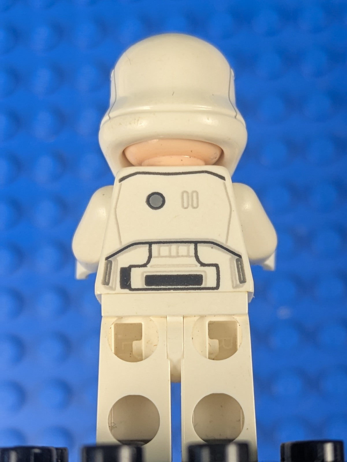 Lego Star Wars: First Order Stormtrooper (Pointed Mouth) sw0905 Set 75189