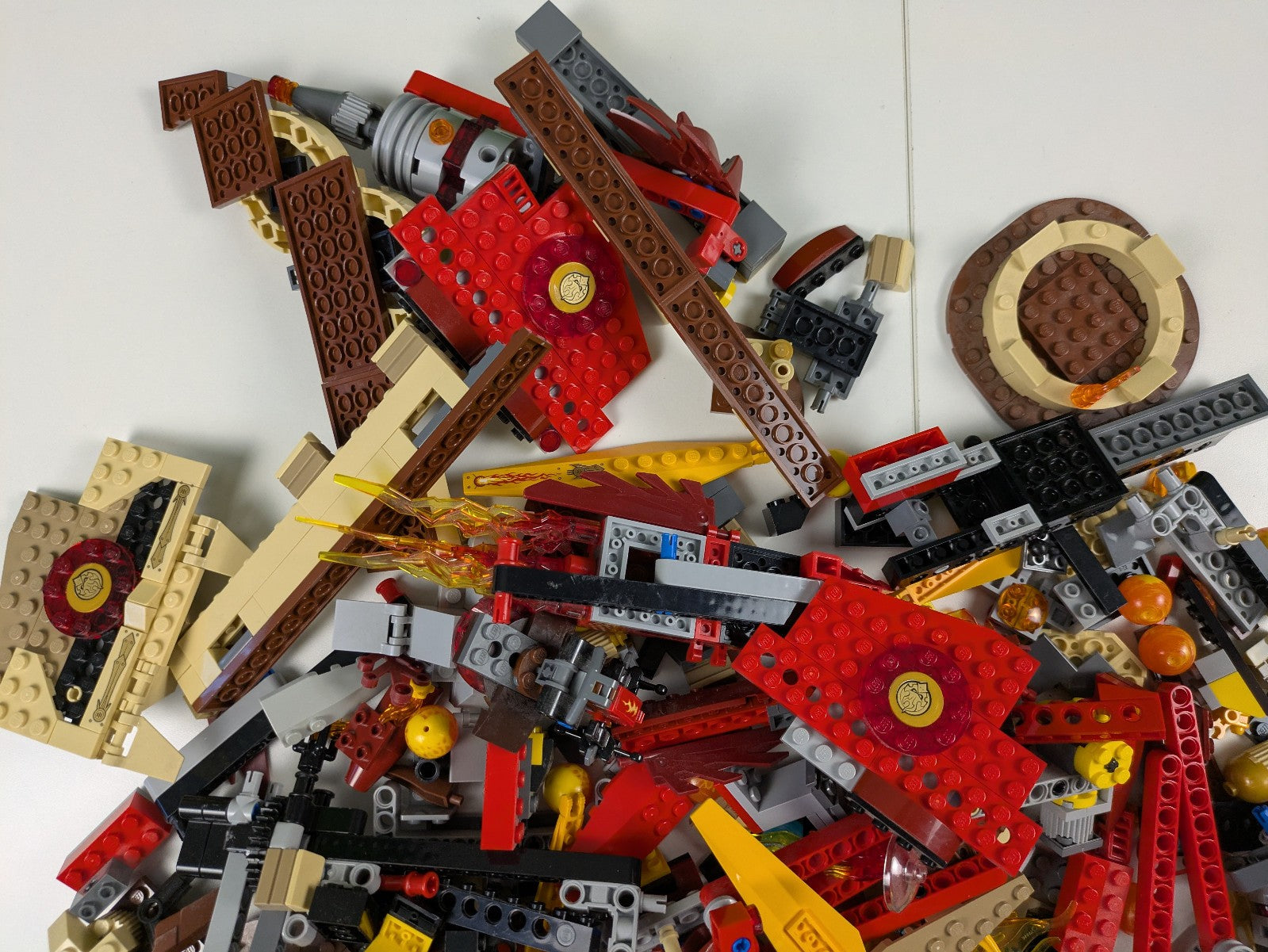 Lego LEGENDS OF CHIMA: Bike, Eagle, Fire Temple Triple Set 70146, 70003, & 70007