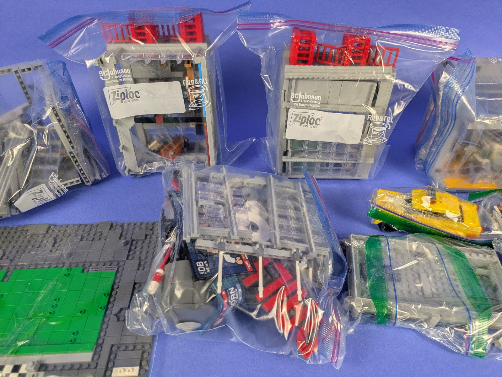 Lego Super Heroes: Spider-Man: Daily Bugle Set 76178 Incomplete Set