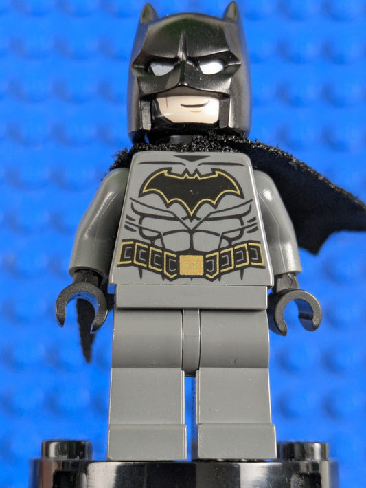 Lego Super Heroes: Batman - Dark Bluish Gray Suit sh0589 Set 76122