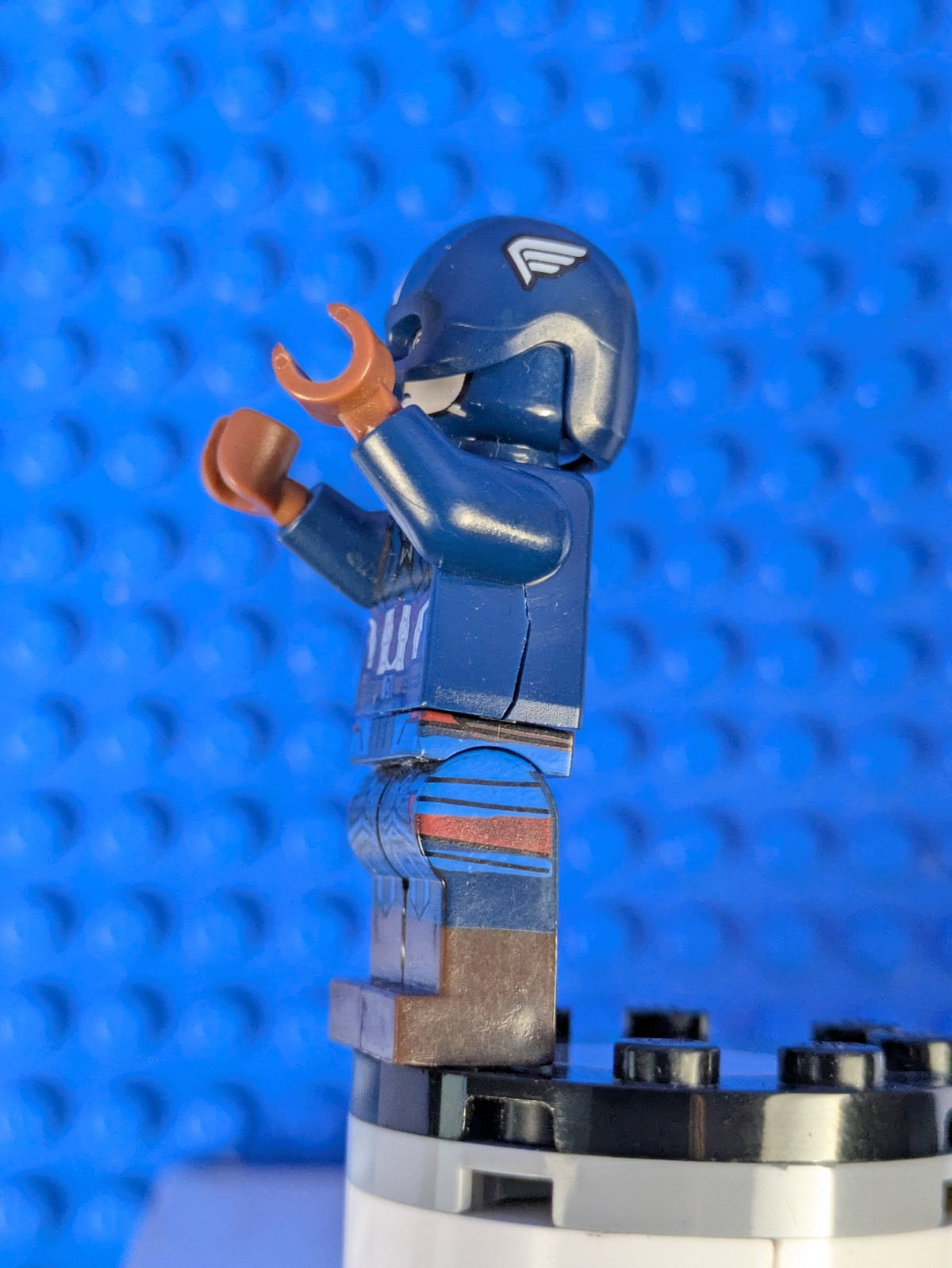 Lego Super Heroes: Captain America - Dark Blue Suit sh0495 Set 76101