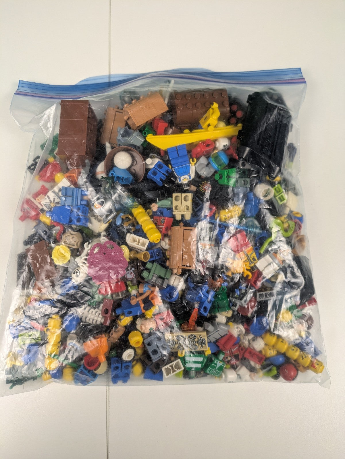 Lego Bundle Set: Random Assorted Authentic Minifigures/Animals/Parts/Pieces 2LB!