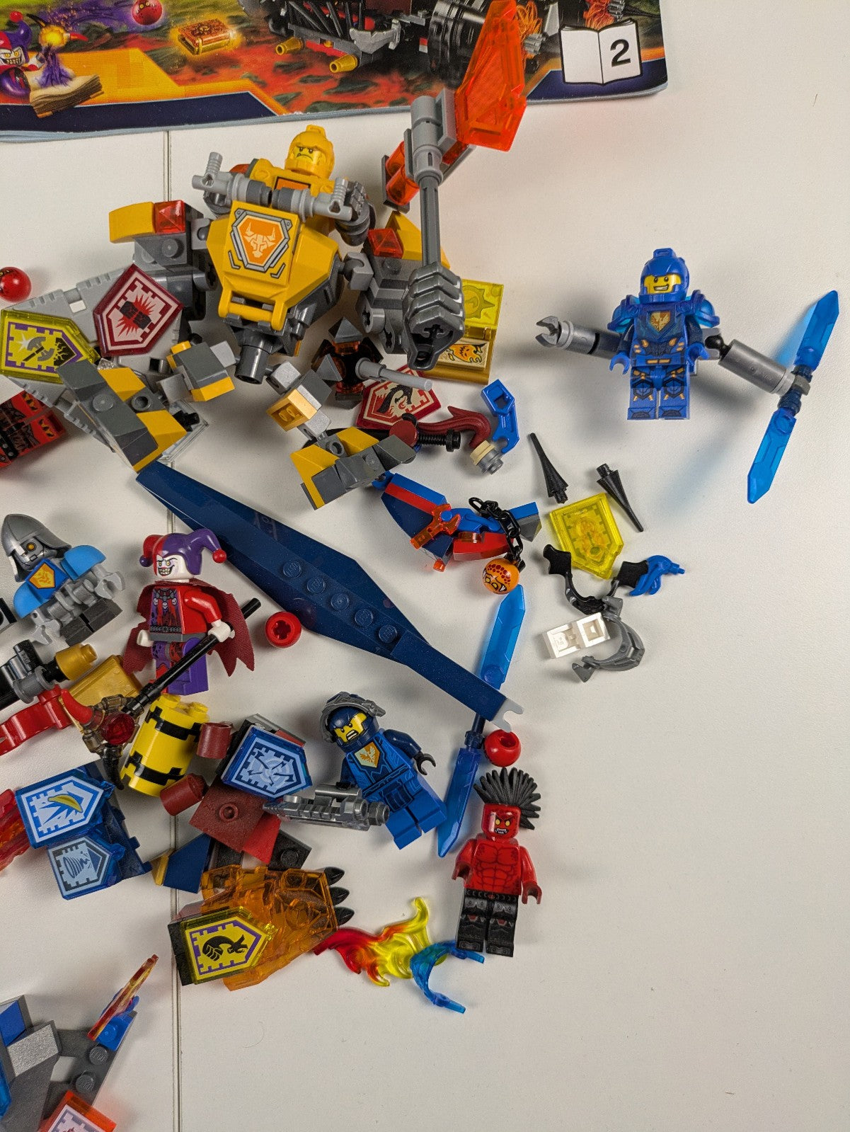 Lego NEXO KNIGHTS Collection: 12 Assorted Sets - Ultimate Collection!