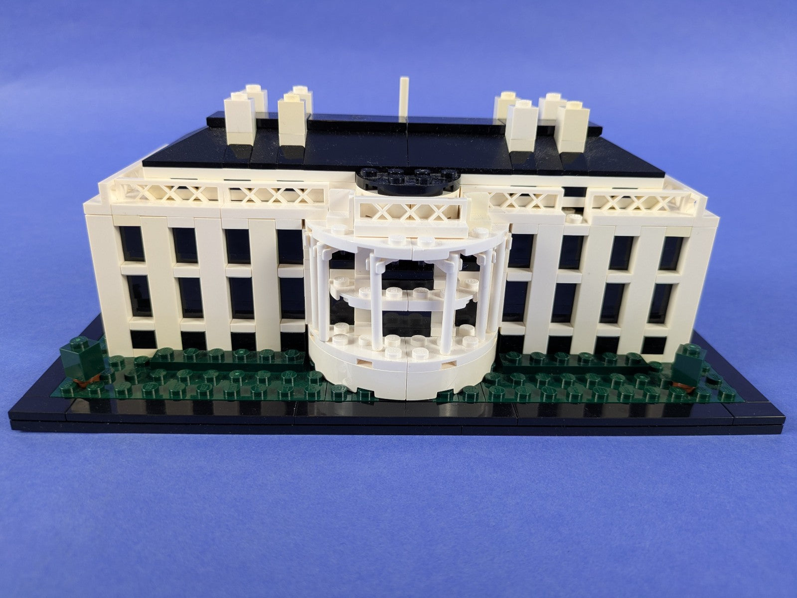 Lego Architecture: The White House Set 21006 Incomplete Set