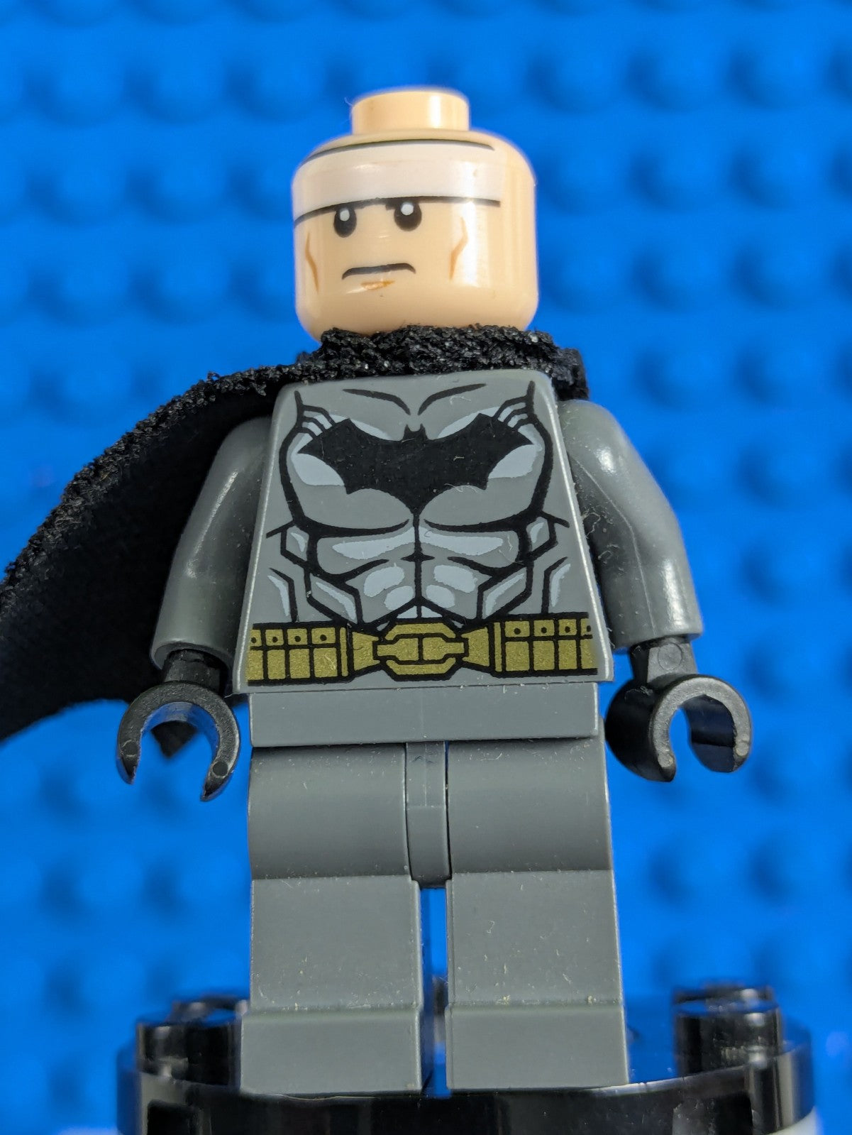 Lego Super Heroes: Batman - Dark Bluish Gray Suit sh0151 Set 76026
