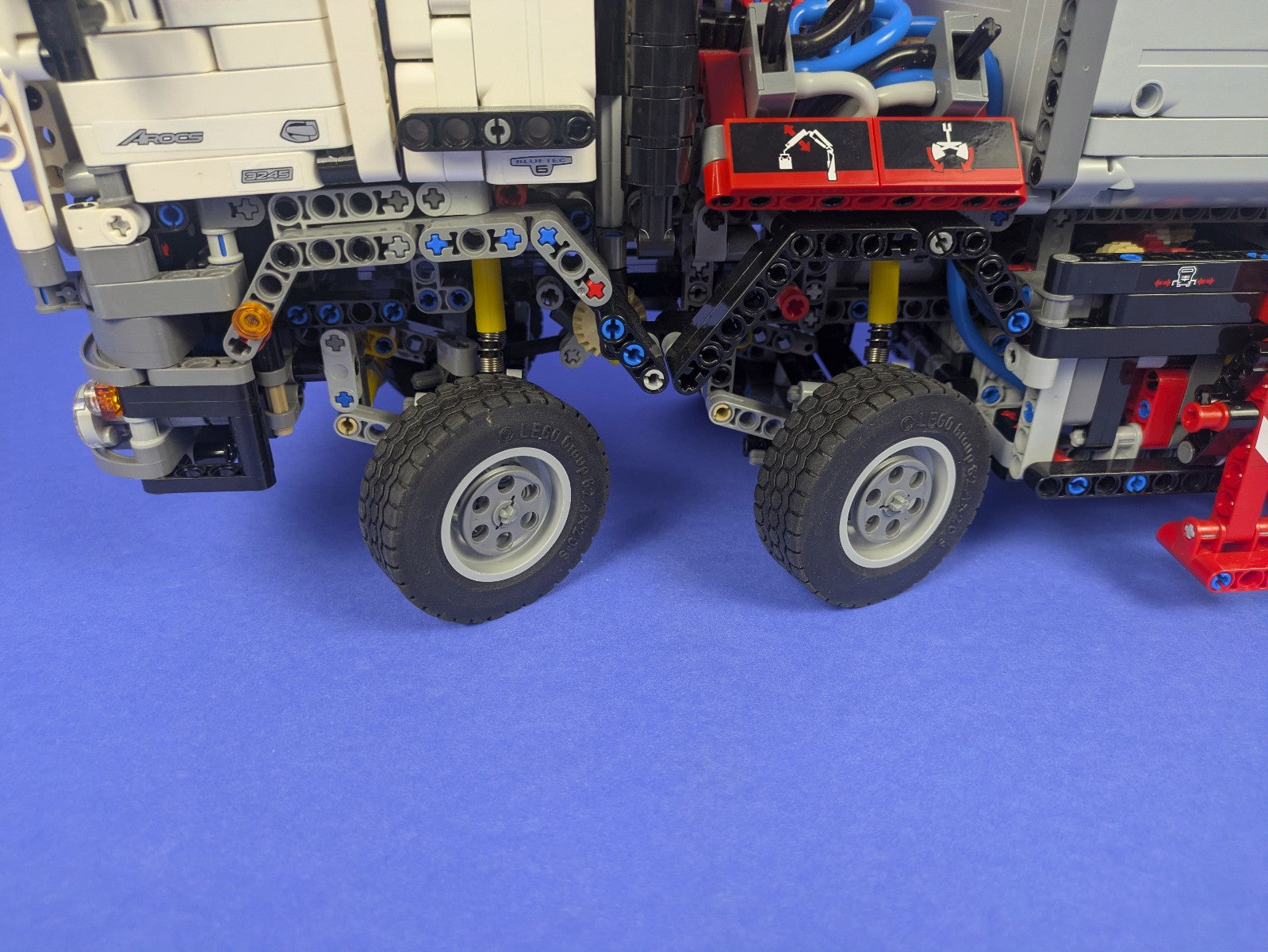 Lego Technic: Mercedes-Benz Arocs 3245 42043 - Complete w/ Instructions